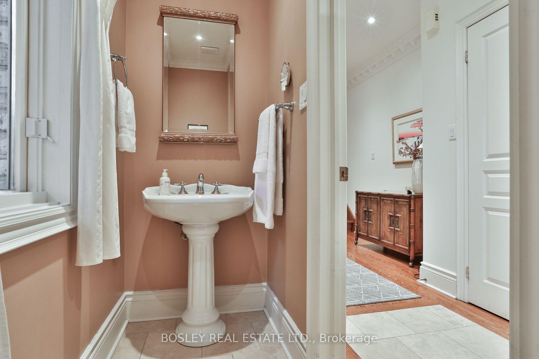 Photo 4 of 128 Hillsdale Avenue E, Toronto, Mount Pleasant West — HOMEH