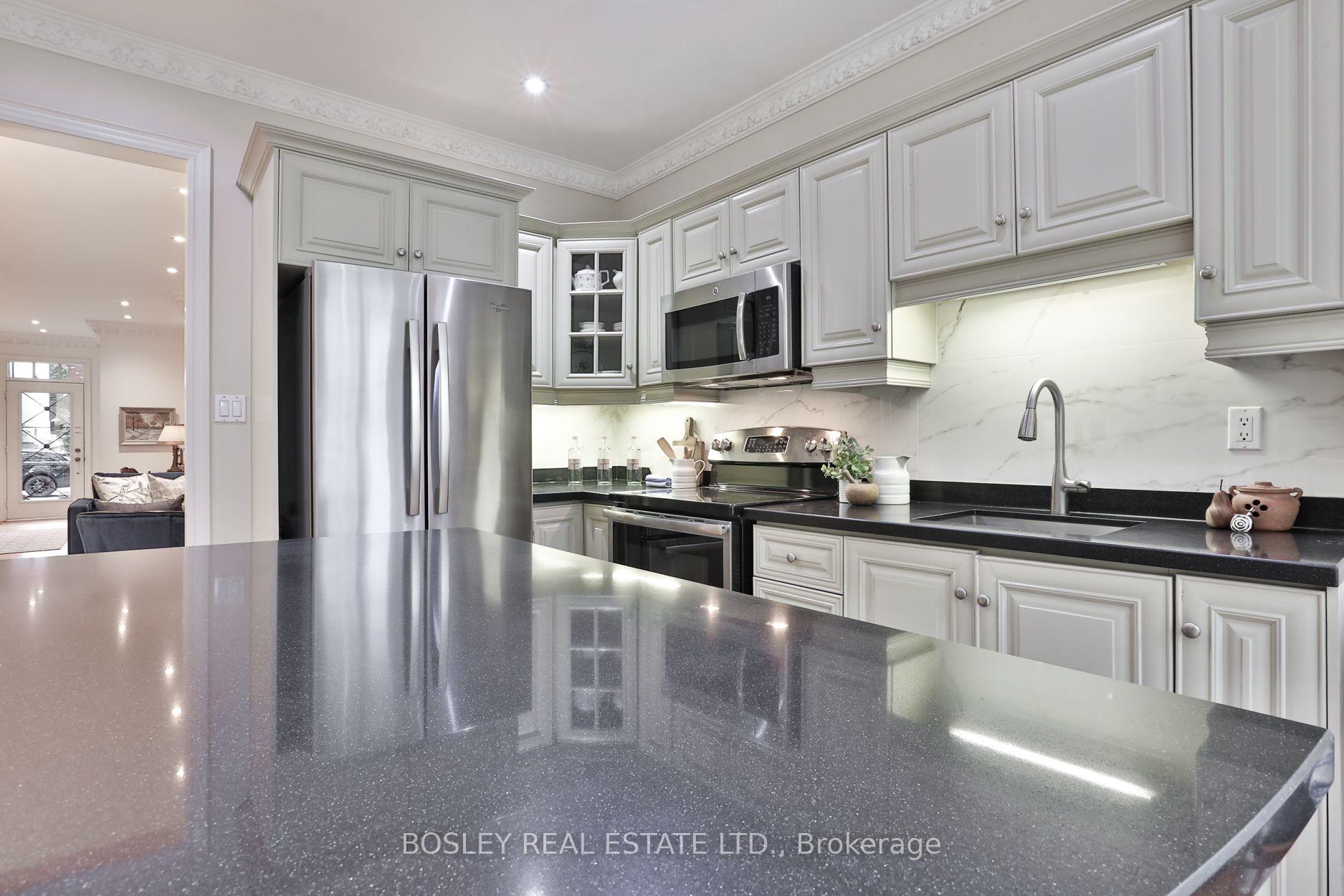 Photo 15 of 128 Hillsdale Avenue E, Toronto, Mount Pleasant West — HOMEH