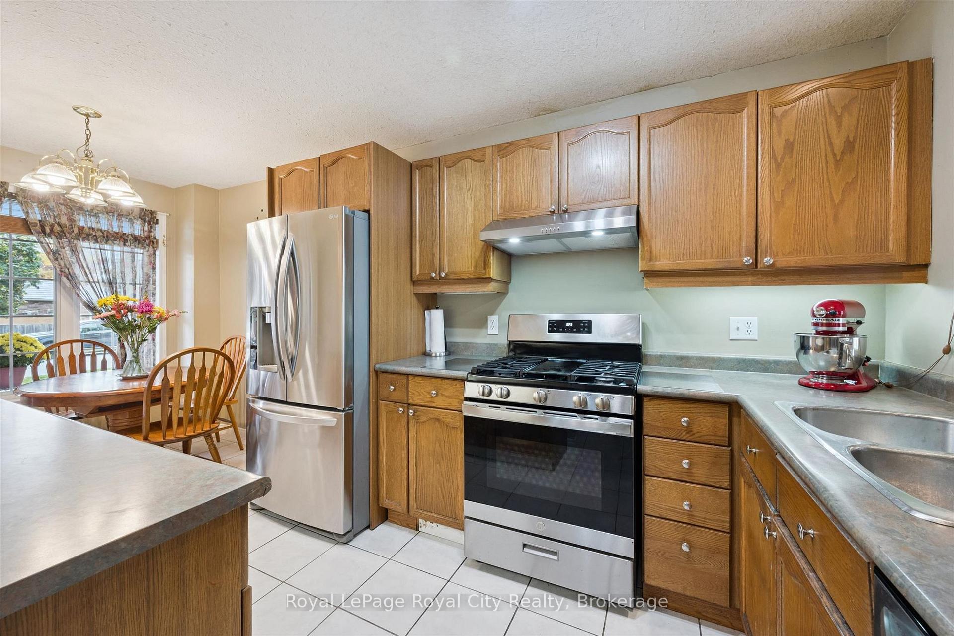 Photo 5 of 133 Bradson Drive, Guelph, Grange Road — HOMEH