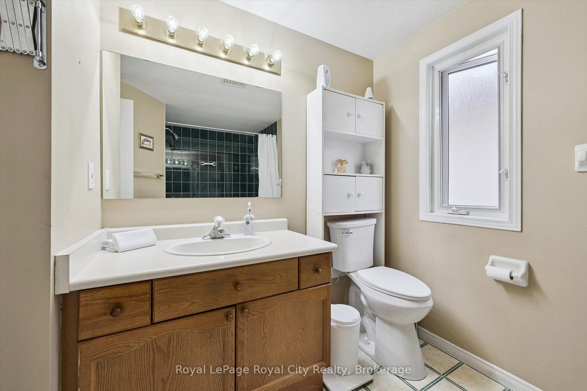 Photo 17 of 133 Bradson Drive, Guelph, Grange Road — HOMEH