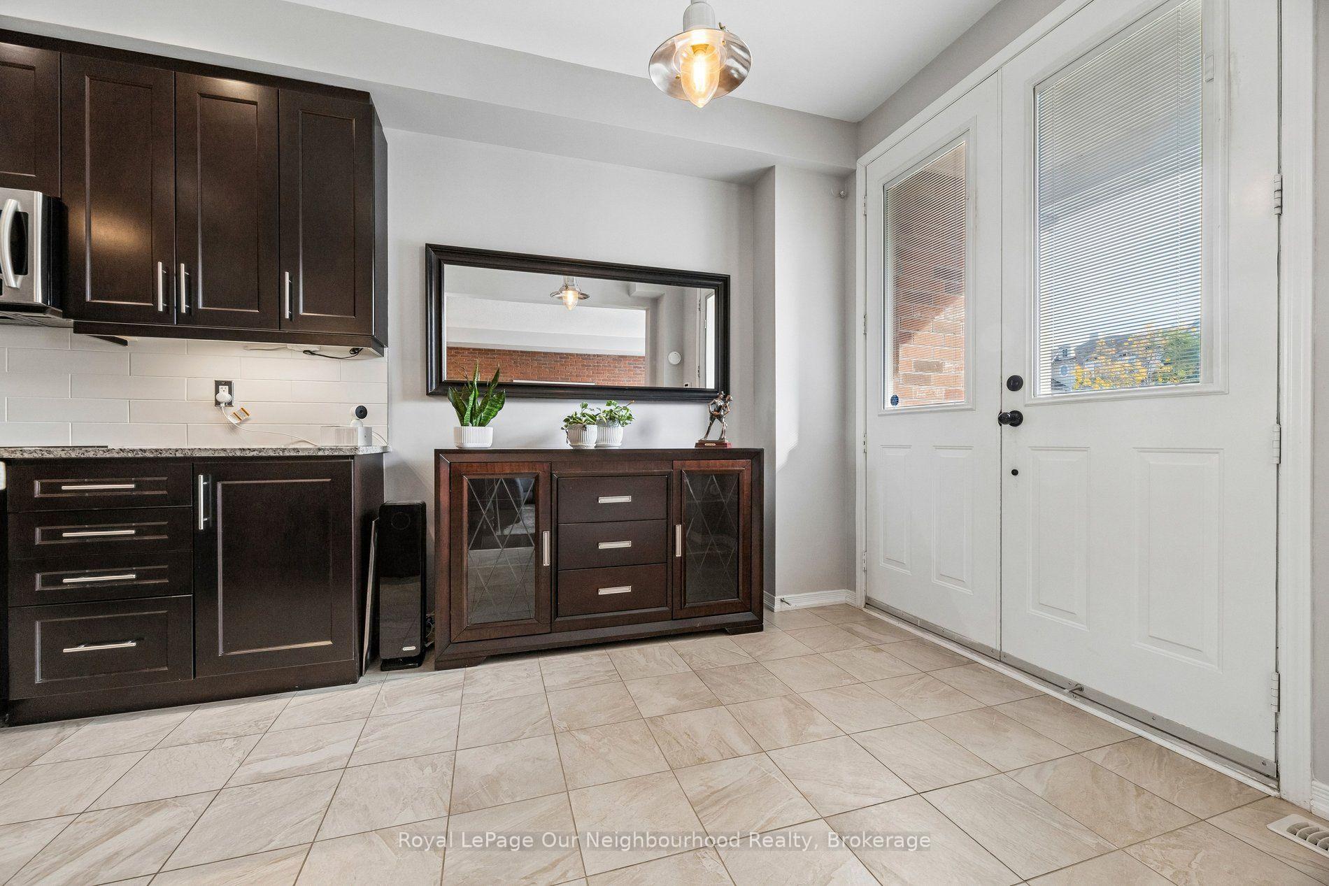 Photo 4 of 308 Lakebreeze Drive, Clarington, Newcastle — HOMEH
