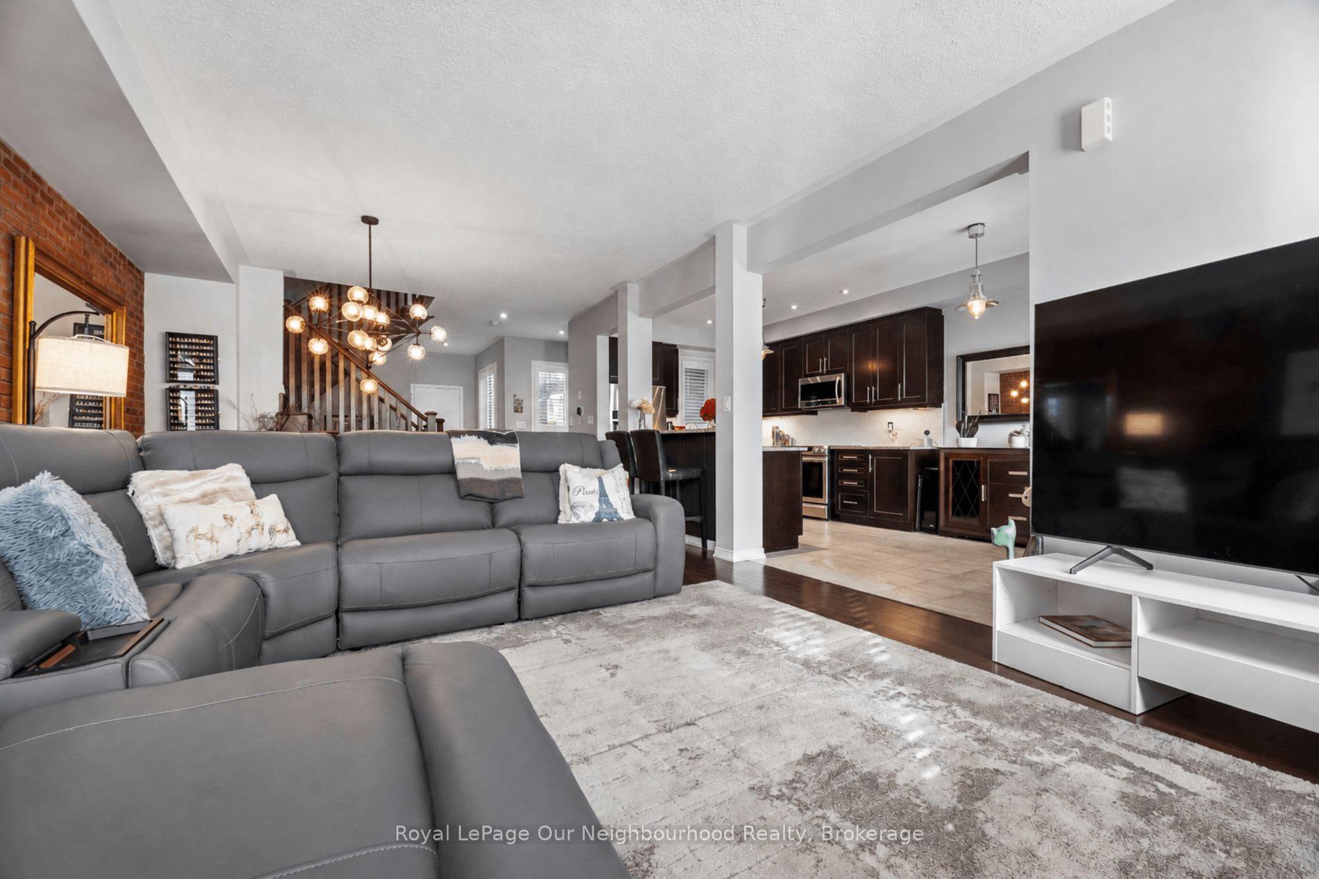 Photo 7 of 308 Lakebreeze Drive, Clarington, Newcastle — HOMEH