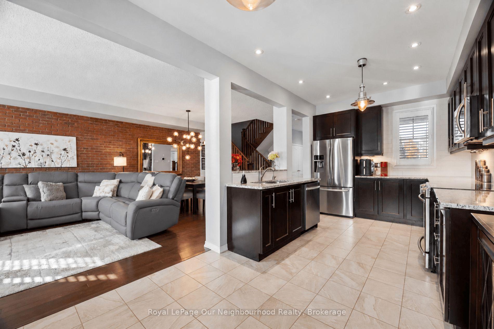 Photo 11 of 308 Lakebreeze Drive, Clarington, Newcastle — HOMEH