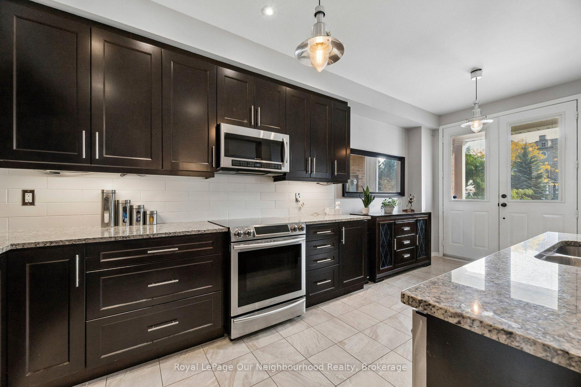 Photo 14 of 308 Lakebreeze Drive, Clarington, Newcastle — HOMEH