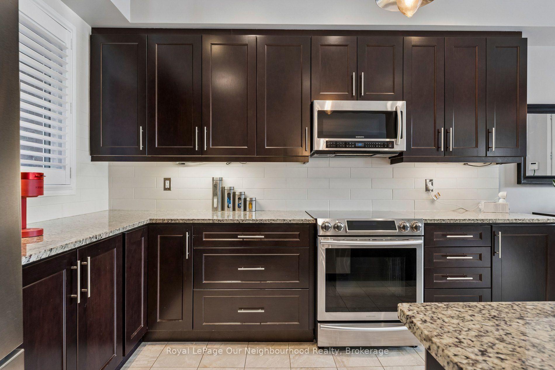Photo 15 of 308 Lakebreeze Drive, Clarington, Newcastle — HOMEH