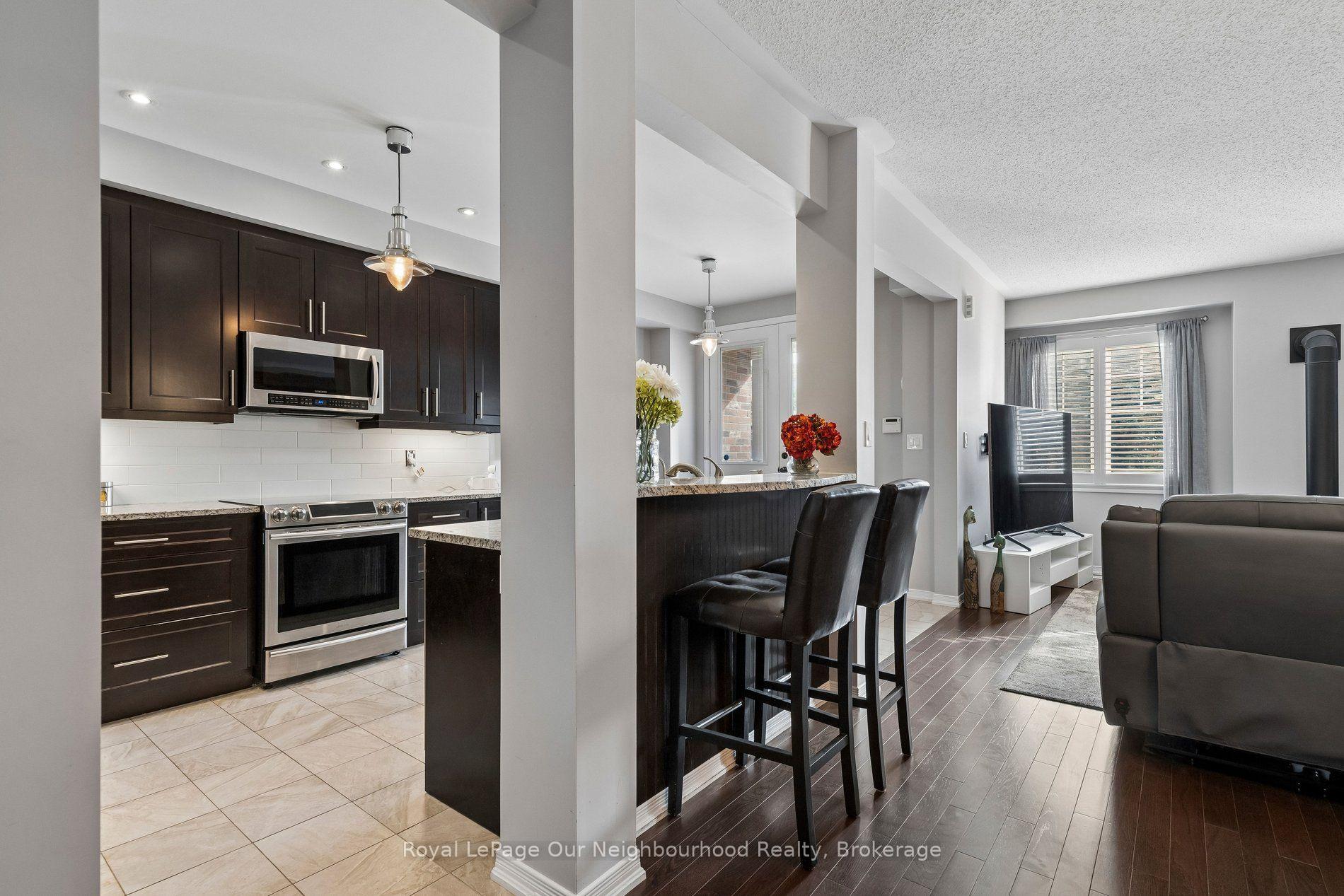 Photo 16 of 308 Lakebreeze Drive, Clarington, Newcastle — HOMEH