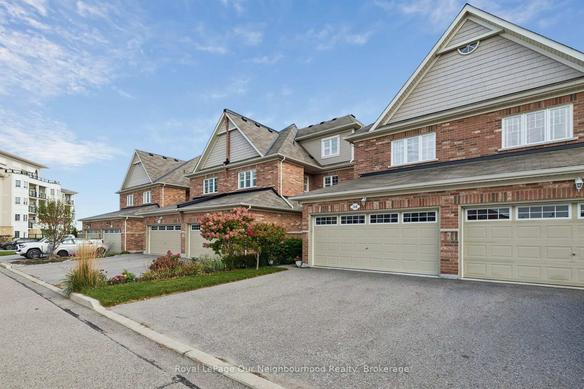 Photo 33 of 308 Lakebreeze Drive, Clarington, Newcastle — HOMEH