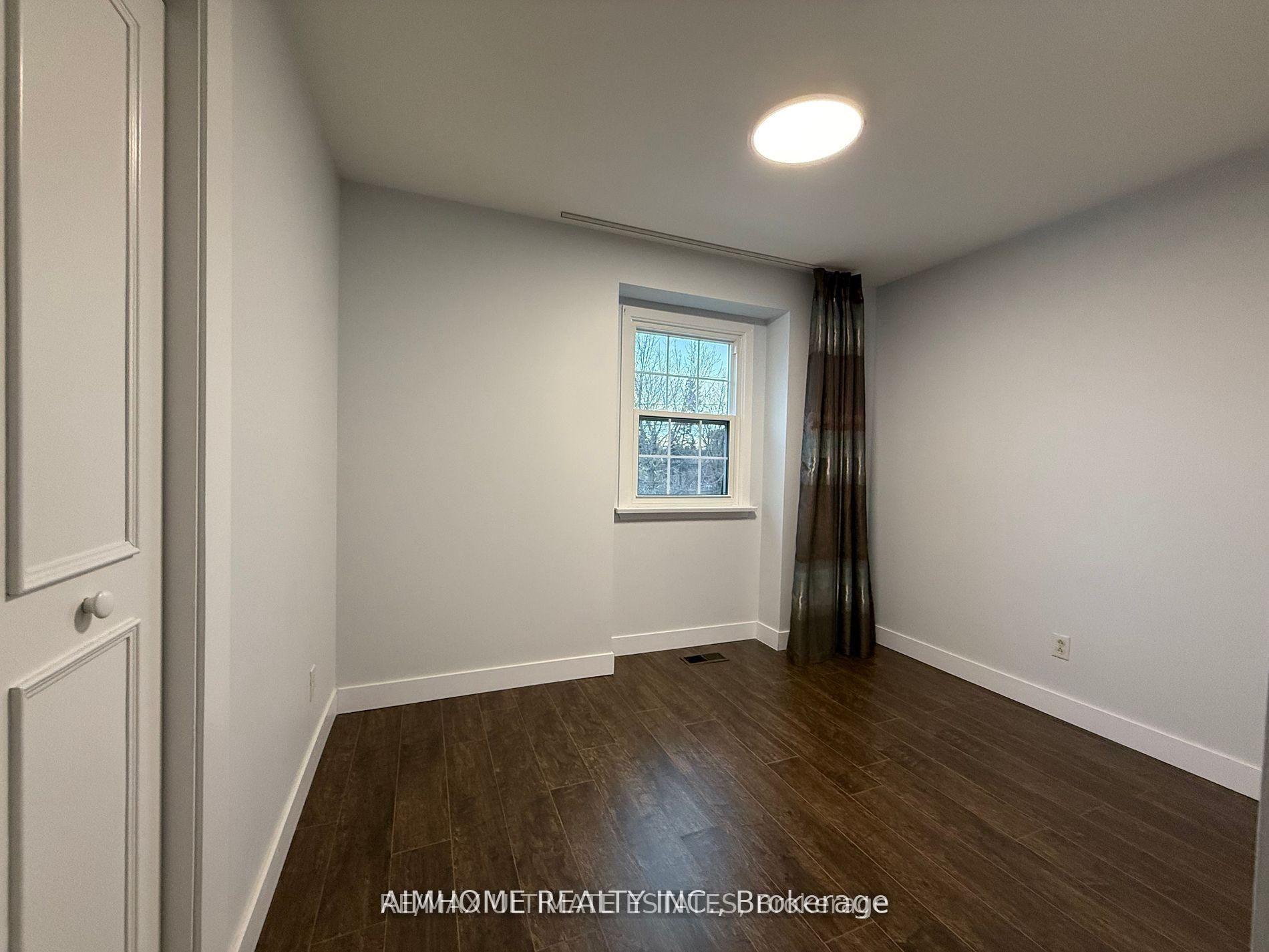 Photo 3 of 338 Steeles Avenue E, Markham, Bayview Glen — HOMEH