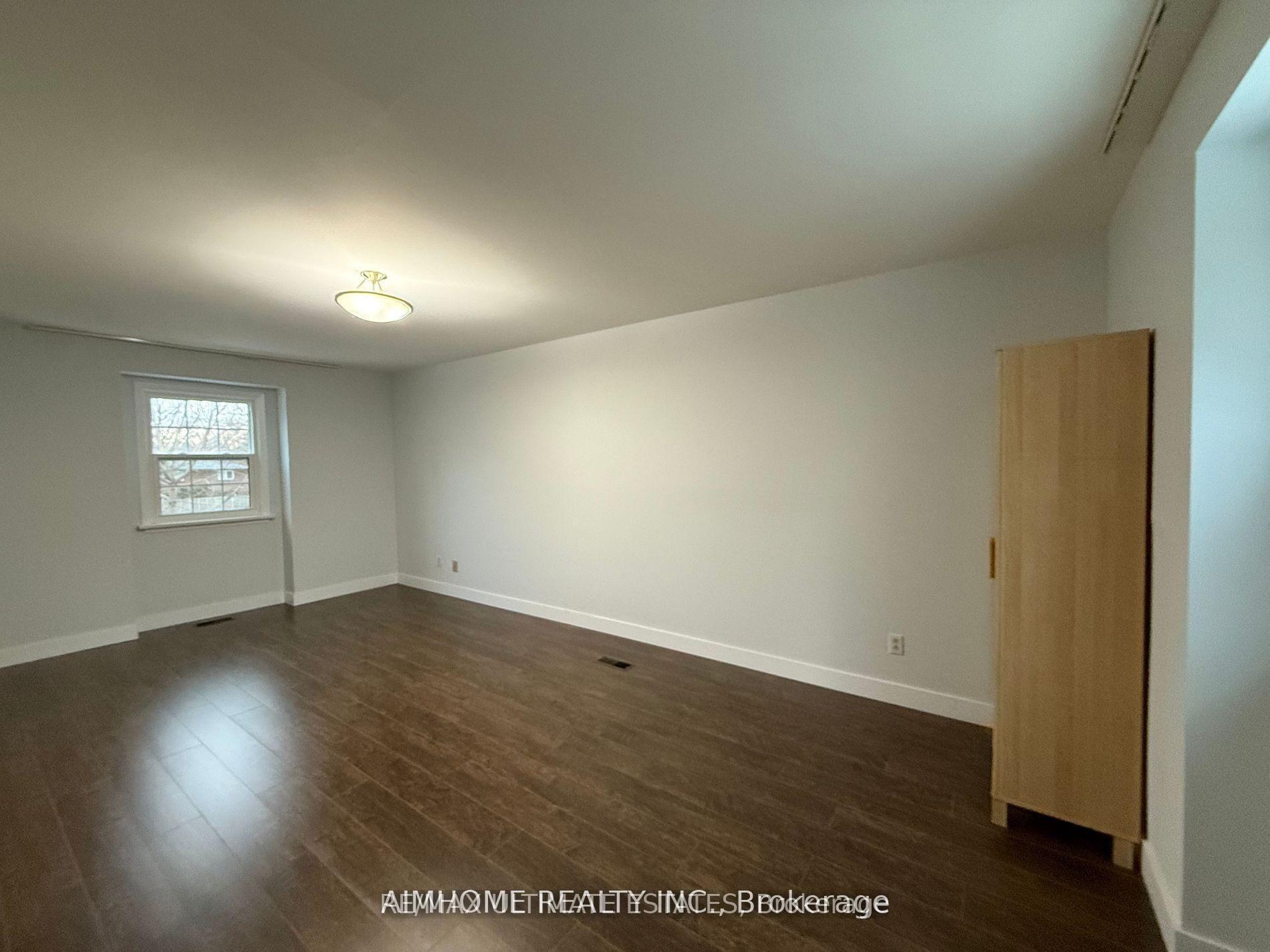 Photo 7 of 338 Steeles Avenue E, Markham, Bayview Glen — HOMEH