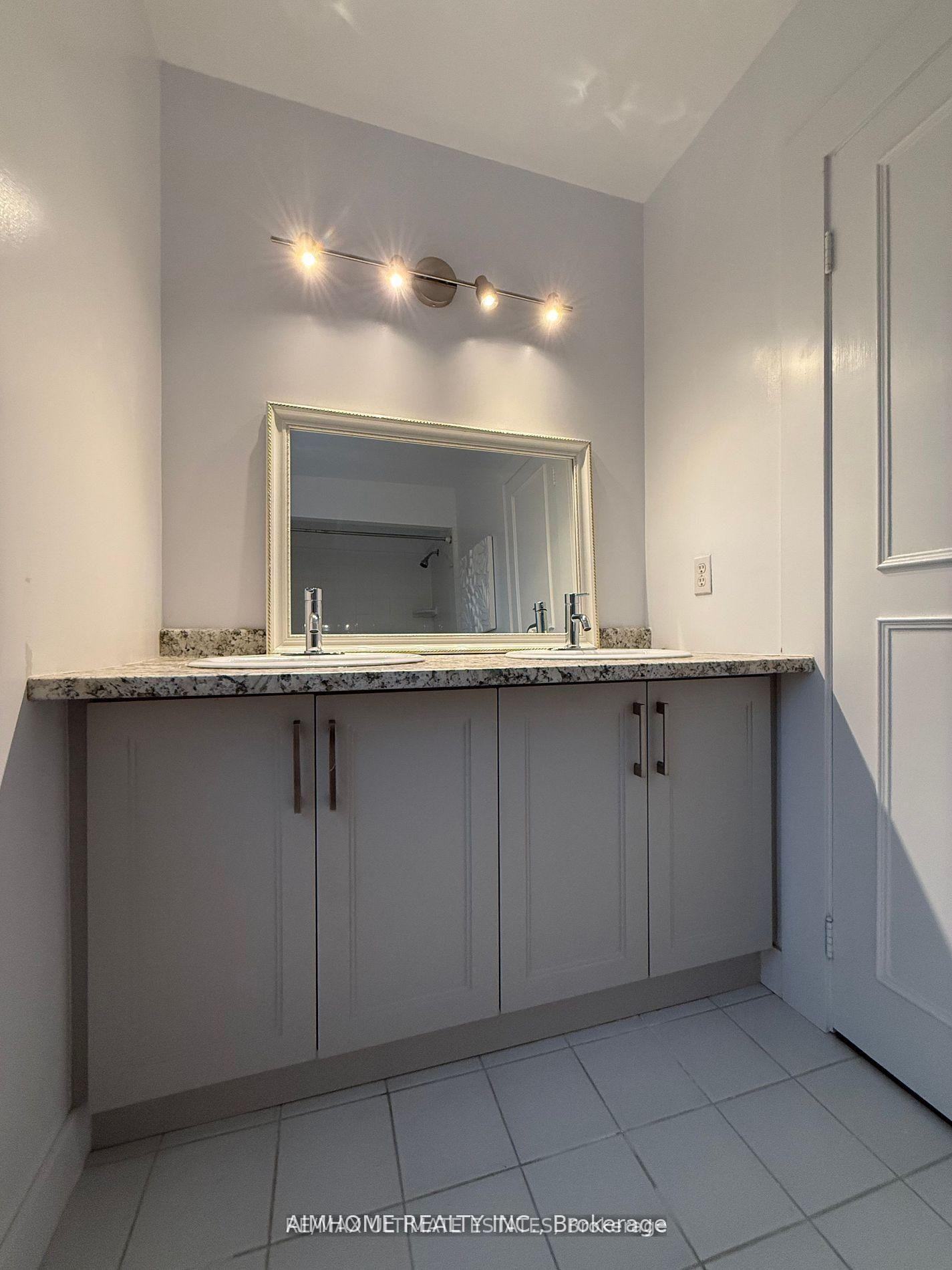 Photo 10 of 338 Steeles Avenue E, Markham, Bayview Glen — HOMEH