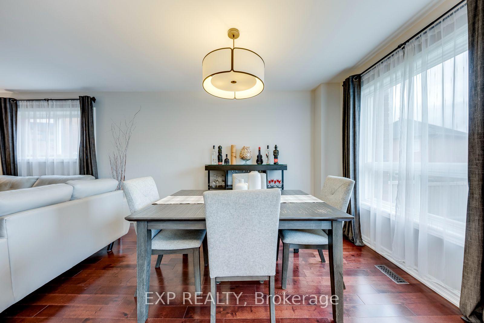 Photo 11 of 19 Horned Owl Drive, Brampton, Sandringham-Wellington — HOMEH