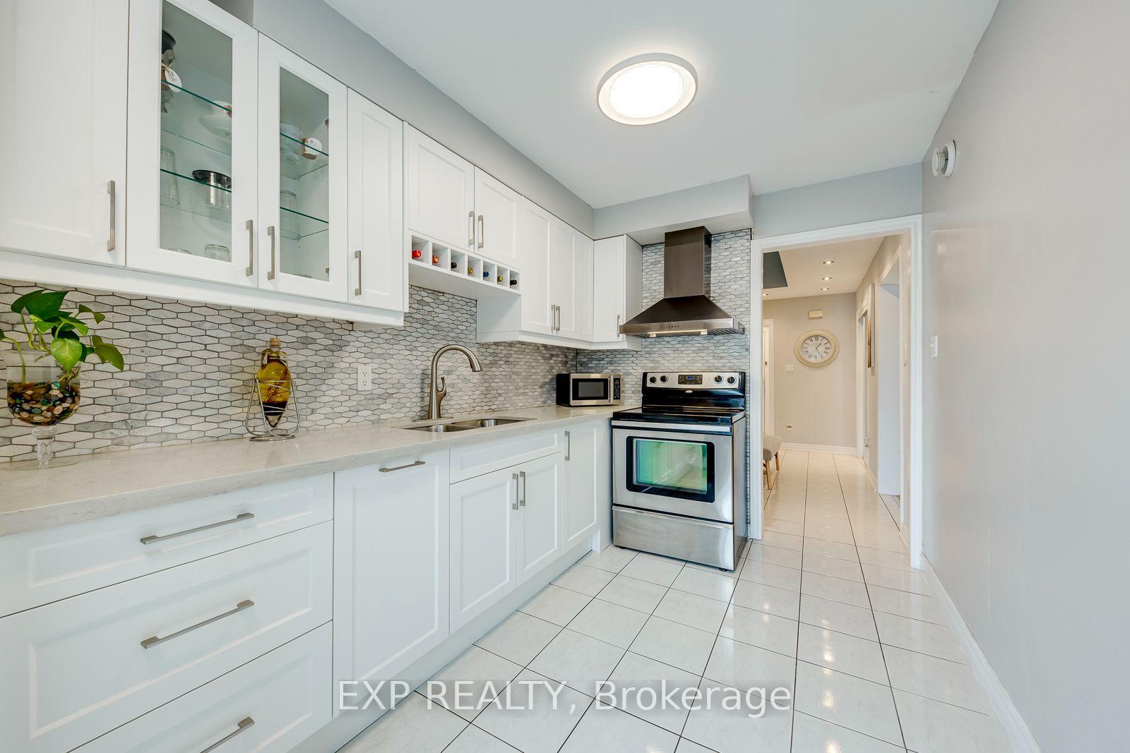 Photo 14 of 19 Horned Owl Drive, Brampton, Sandringham-Wellington — HOMEH