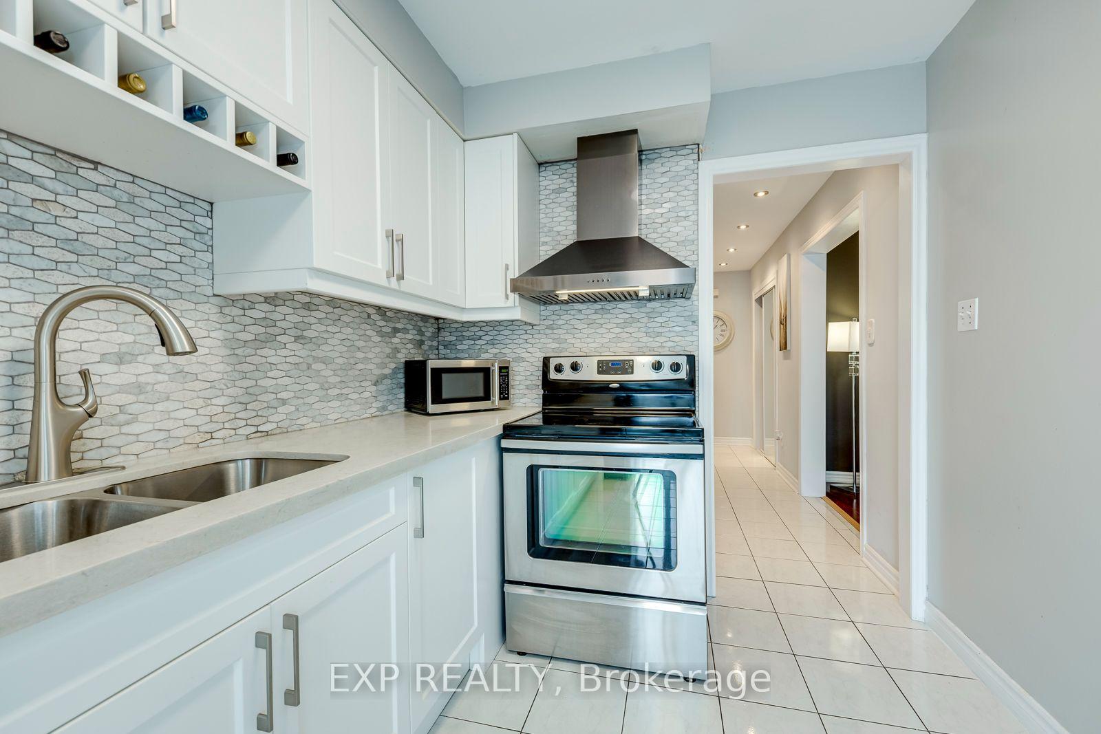 Photo 17 of 19 Horned Owl Drive, Brampton, Sandringham-Wellington — HOMEH
