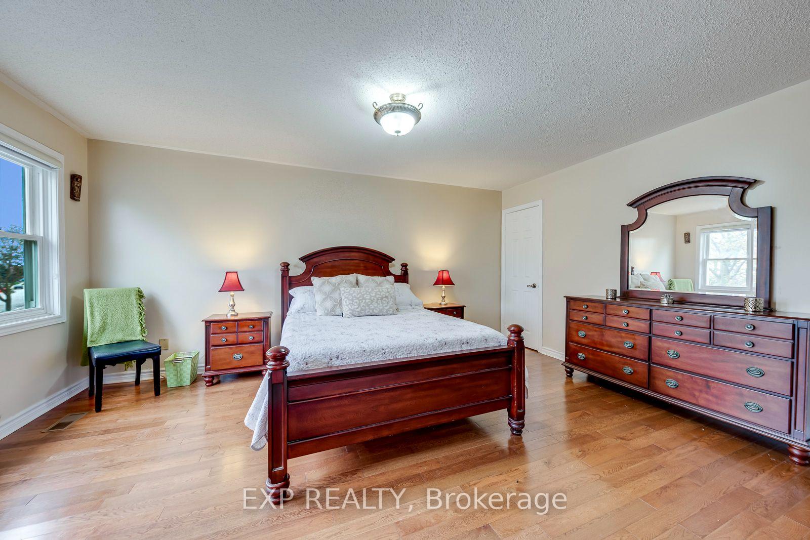 Photo 27 of 19 Horned Owl Drive, Brampton, Sandringham-Wellington — HOMEH