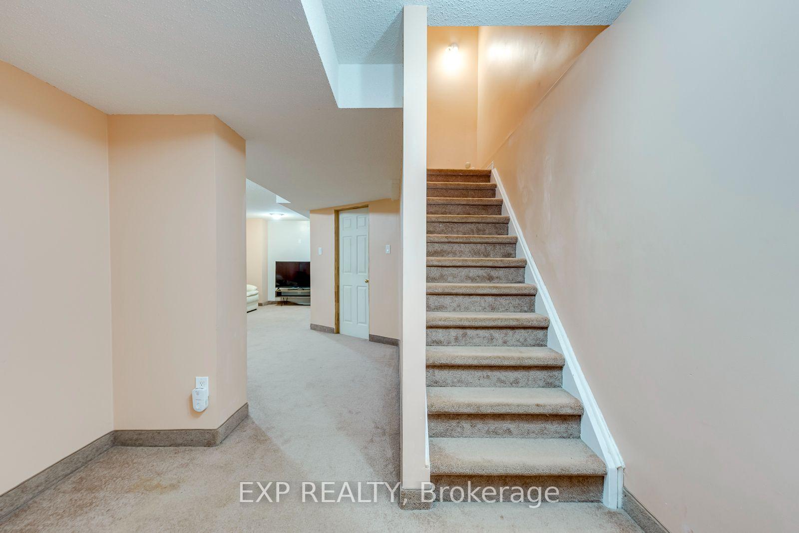 Photo 35 of 19 Horned Owl Drive, Brampton, Sandringham-Wellington — HOMEH