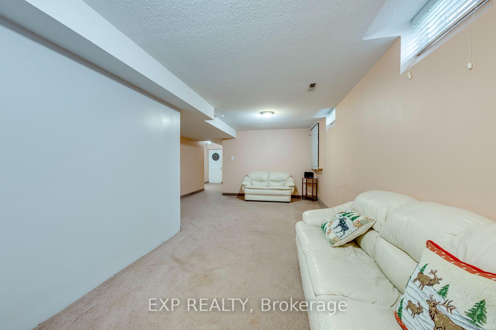 Photo 39 of 19 Horned Owl Drive, Brampton, Sandringham-Wellington — HOMEH