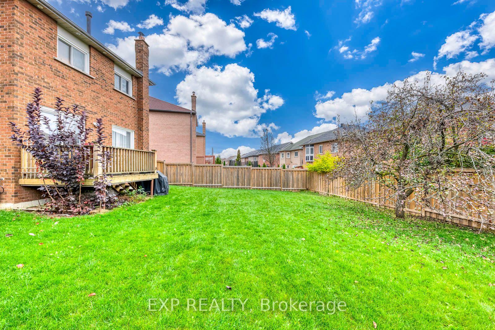 Photo 44 of 19 Horned Owl Drive, Brampton, Sandringham-Wellington — HOMEH