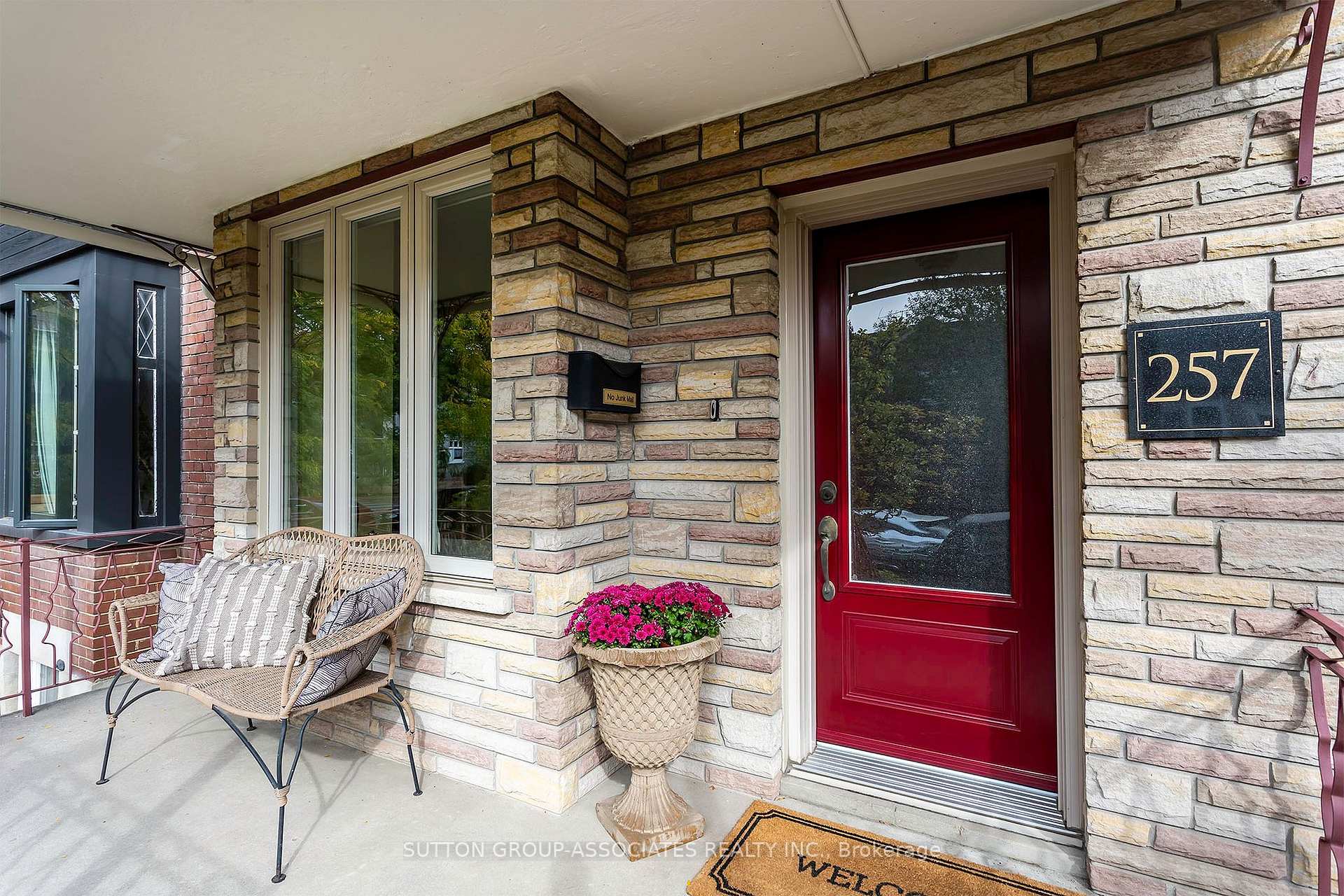 Photo 2 of 257 Perth Avenue, Toronto, Dovercourt-Wallace Emerson-Junction — HOMEH