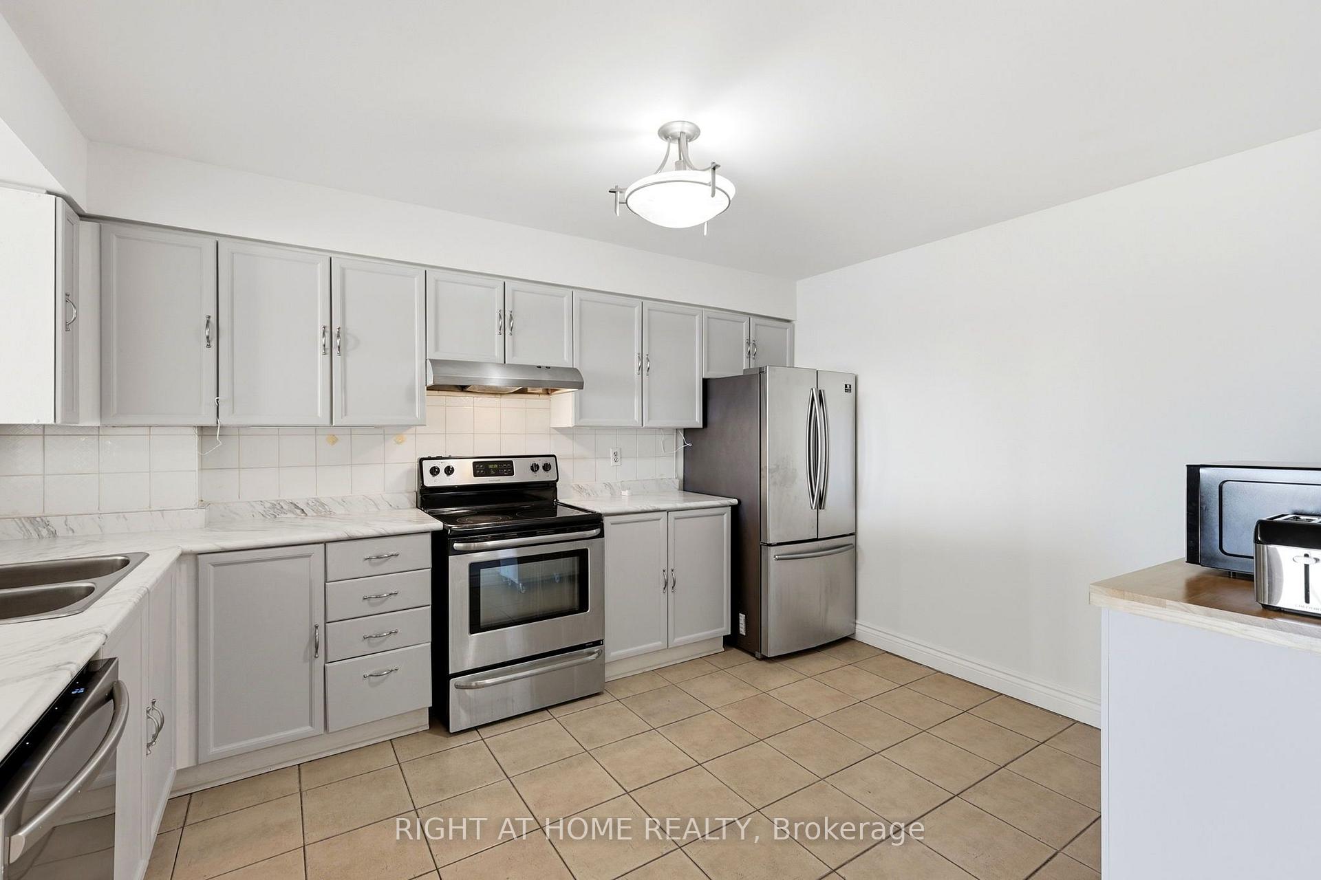 Photo 12 of Unit 816, 4727 Sheppard Avenue E, Scarborough, Agincourt South-Malvern West — HOMEH