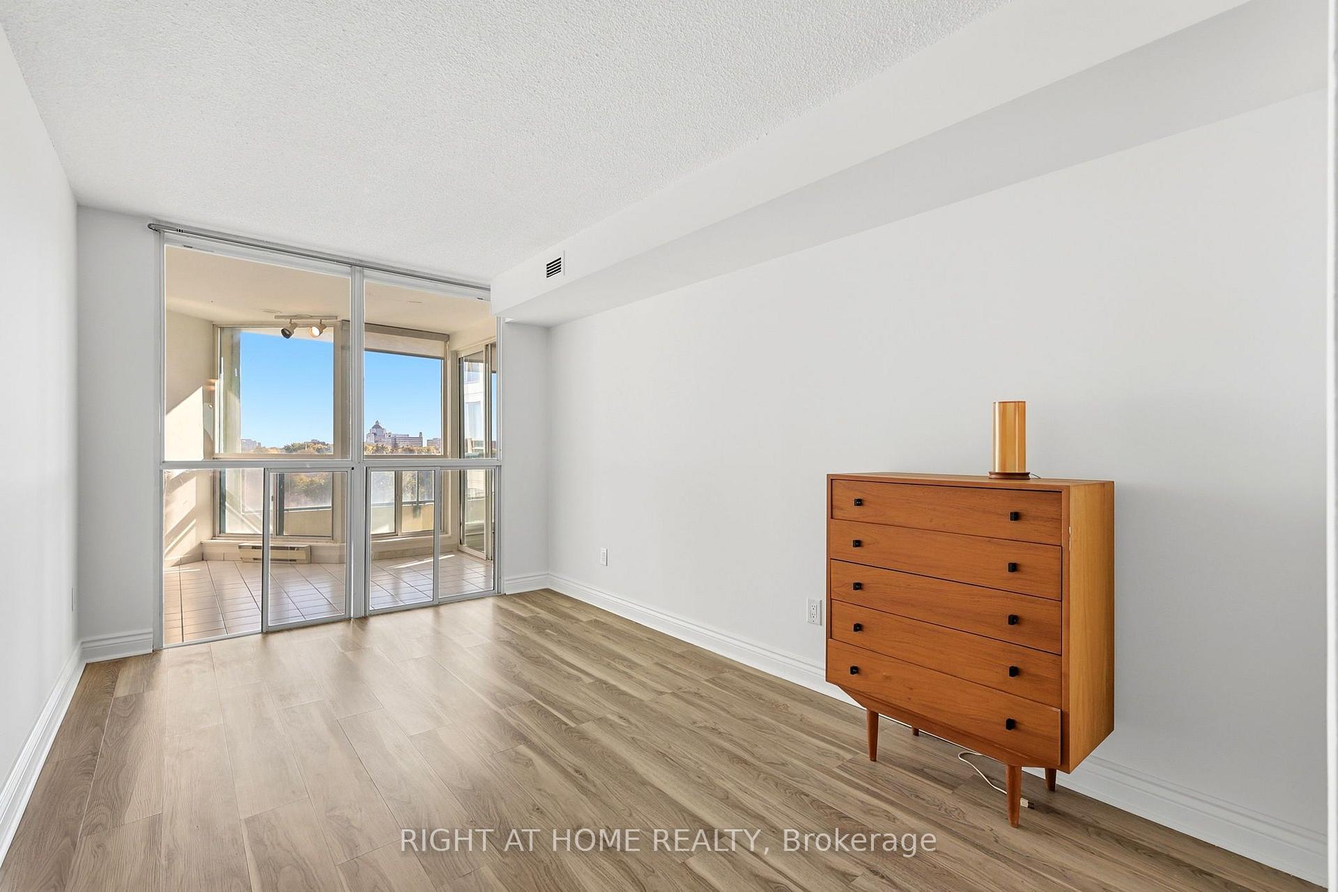 Photo 17 of Unit 816, 4727 Sheppard Avenue E, Scarborough, Agincourt South-Malvern West — HOMEH