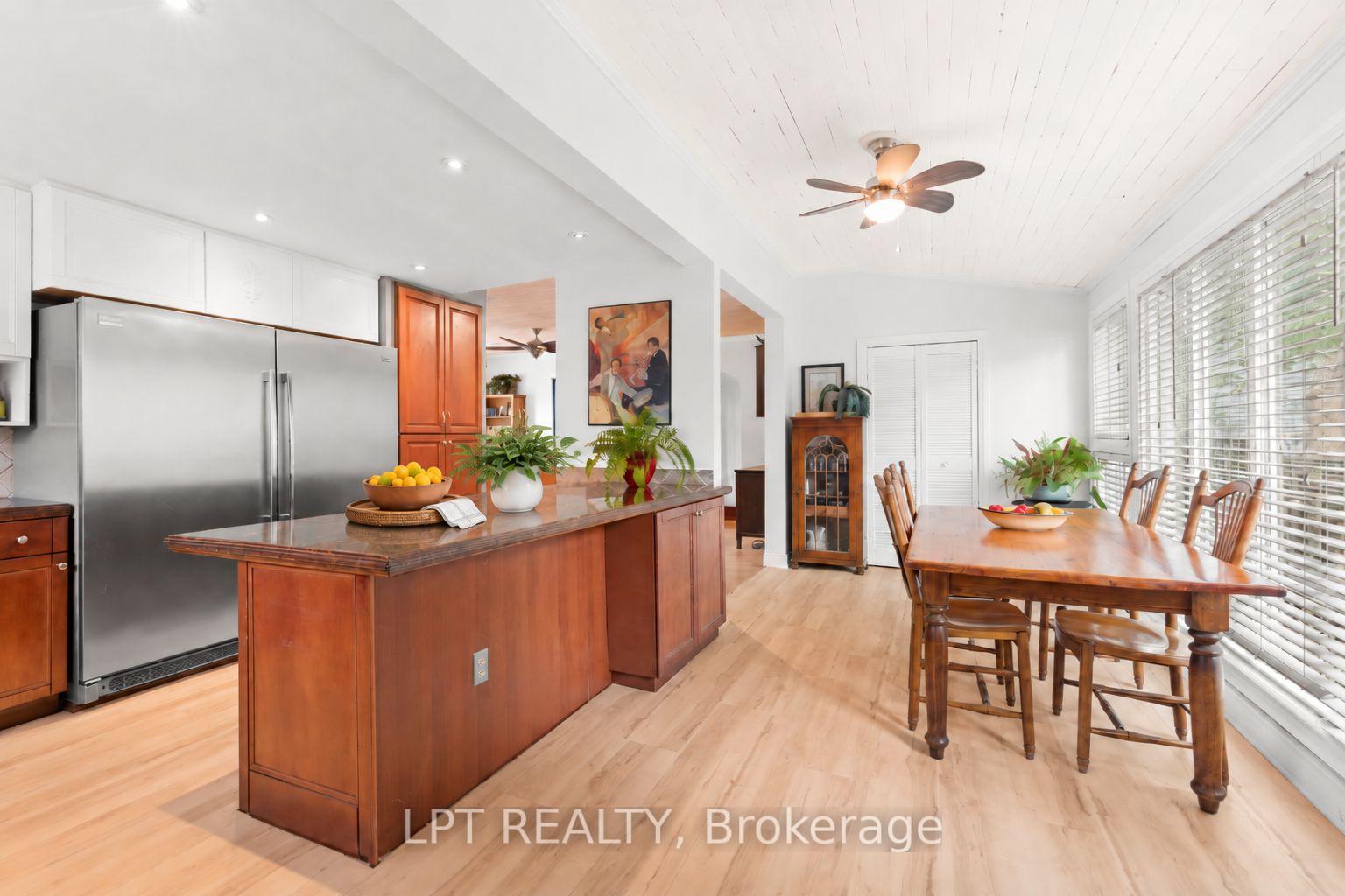 Photo 20 of 427 Lake Drive E, Georgina, Historic Lakeshore Communities — HOMEH