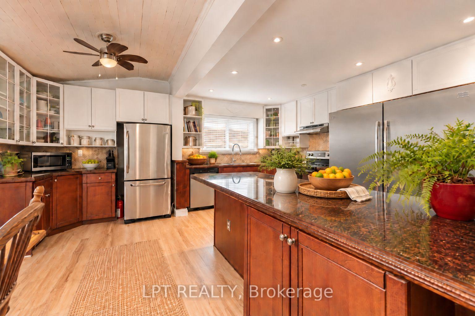 Photo 22 of 427 Lake Drive E, Georgina, Historic Lakeshore Communities — HOMEH