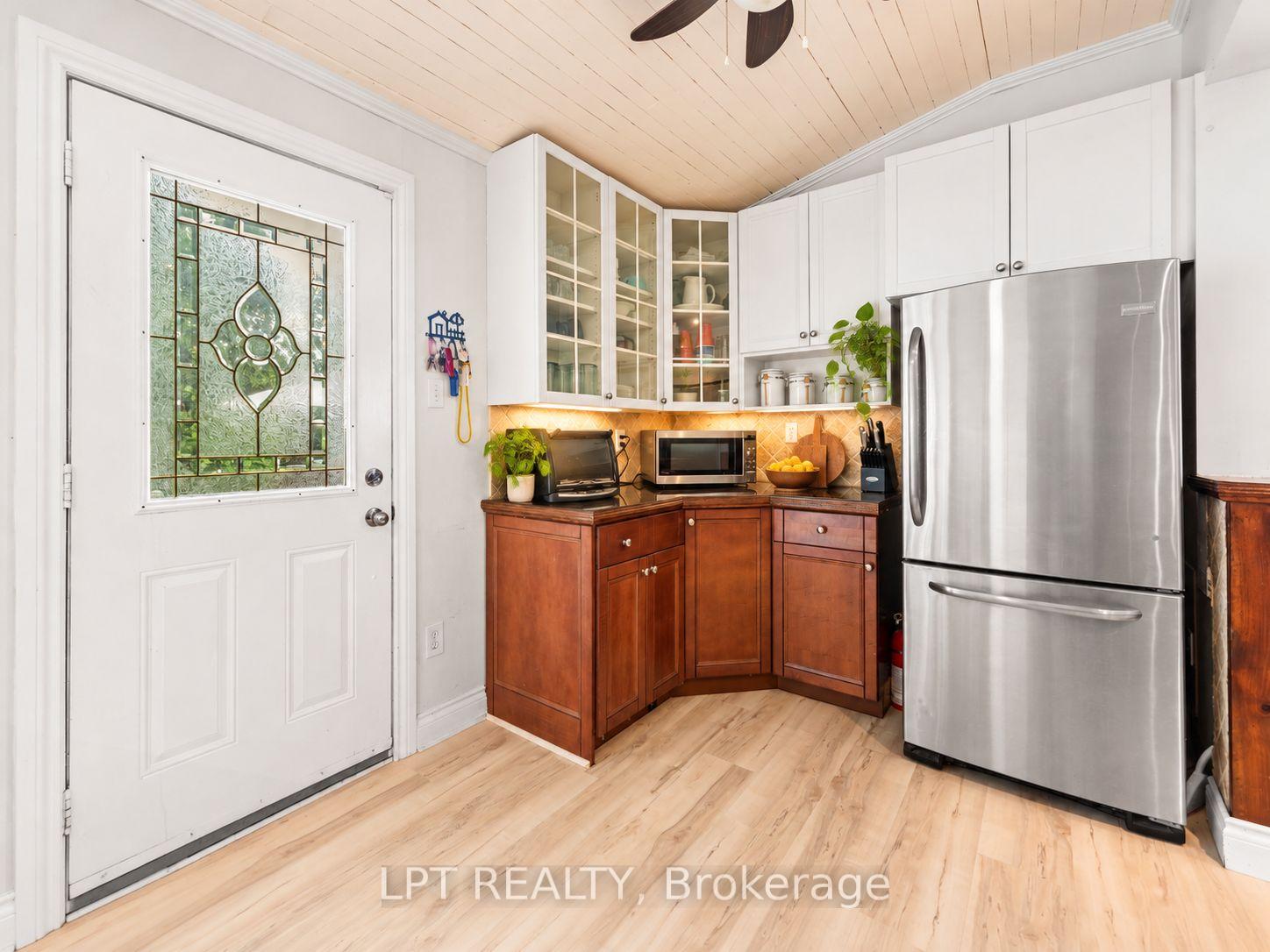 Photo 25 of 427 Lake Drive E, Georgina, Historic Lakeshore Communities — HOMEH