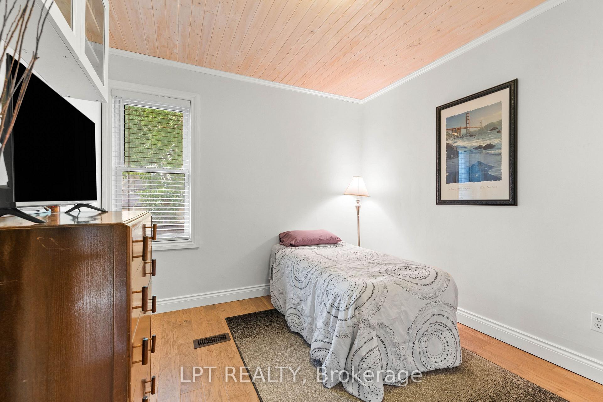 Photo 29 of 427 Lake Drive E, Georgina, Historic Lakeshore Communities — HOMEH