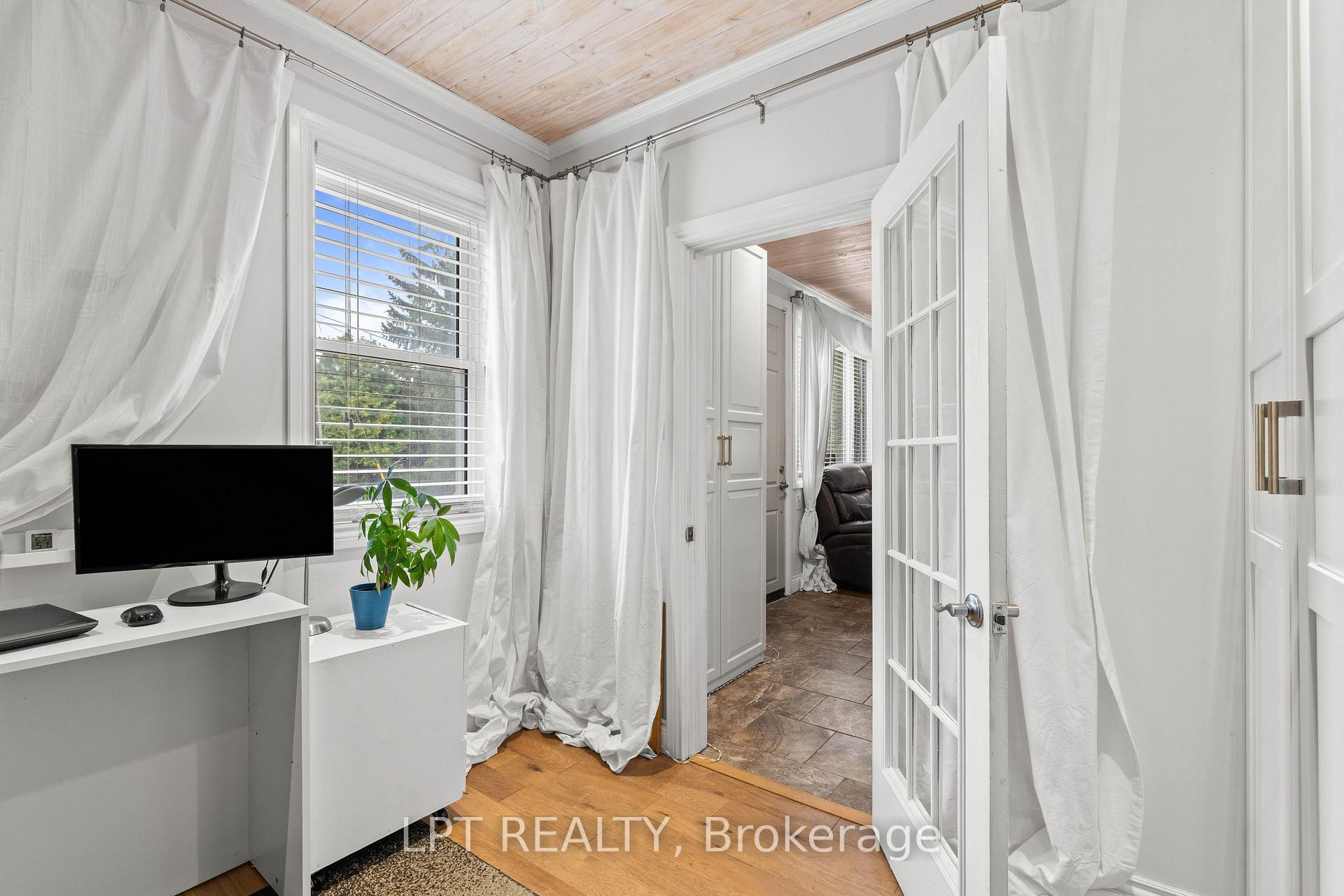 Photo 32 of 427 Lake Drive E, Georgina, Historic Lakeshore Communities — HOMEH