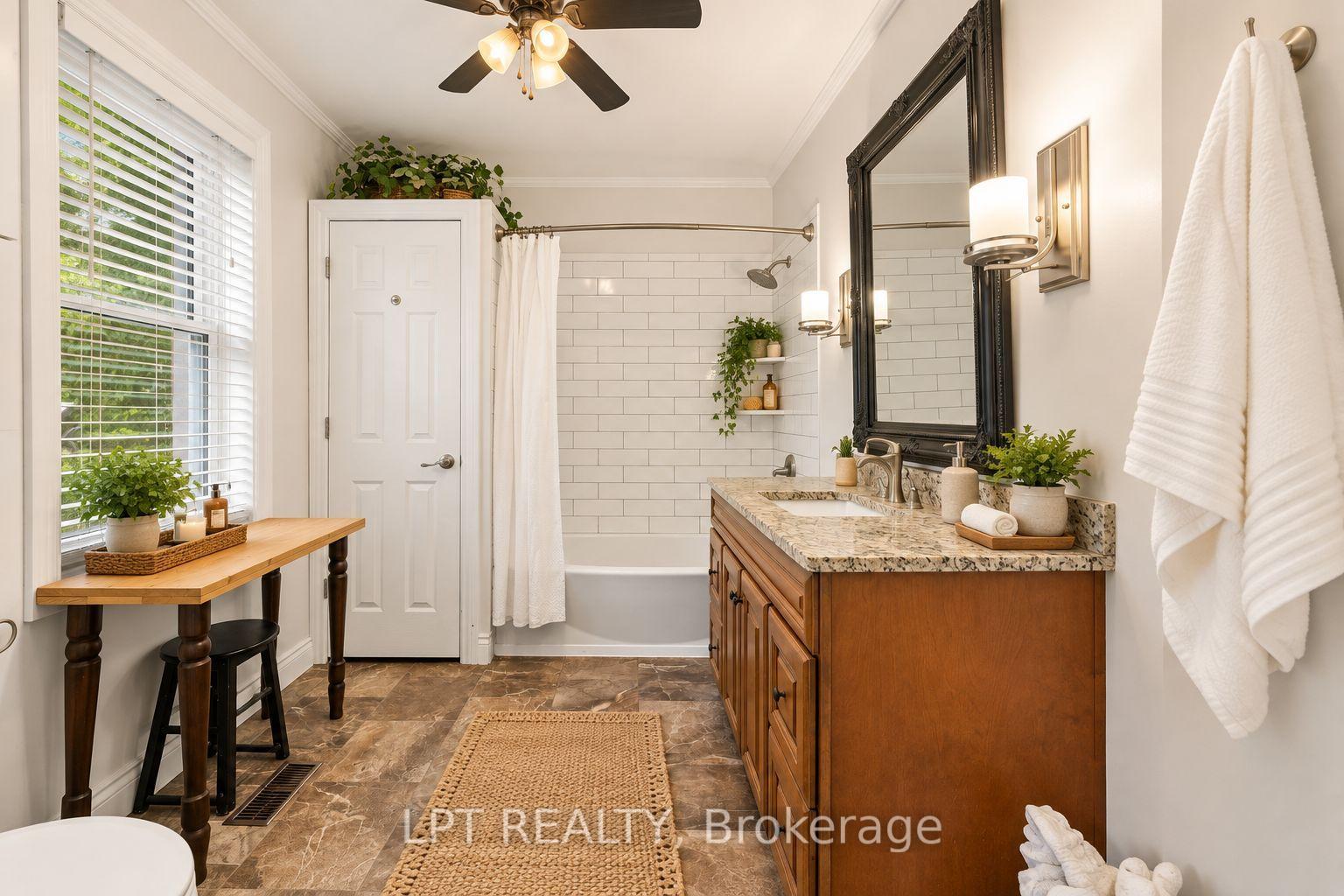 Photo 34 of 427 Lake Drive E, Georgina, Historic Lakeshore Communities — HOMEH