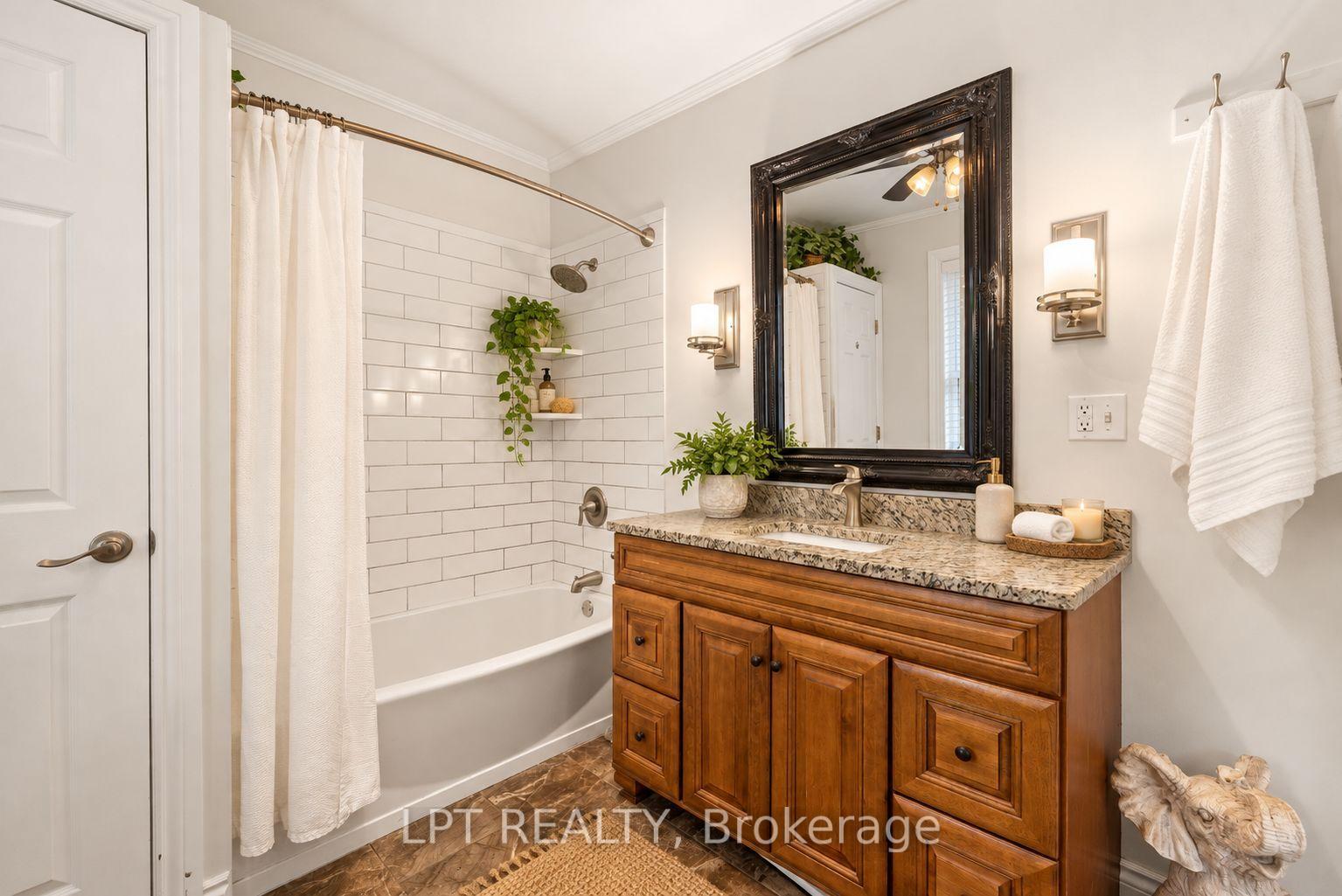 Photo 35 of 427 Lake Drive E, Georgina, Historic Lakeshore Communities — HOMEH