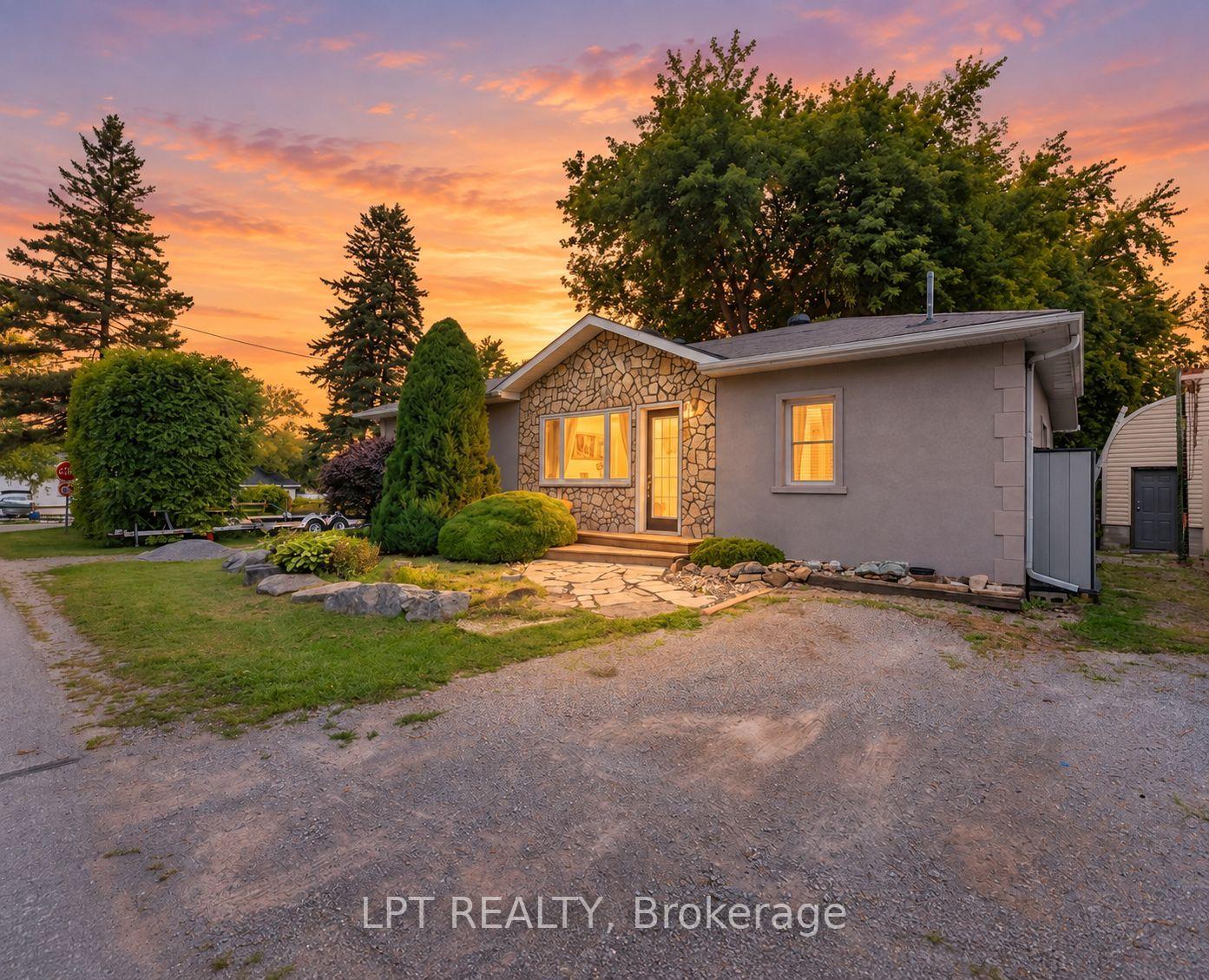 Photo 8 of 427 Lake Drive E, Georgina, Historic Lakeshore Communities — HOMEH