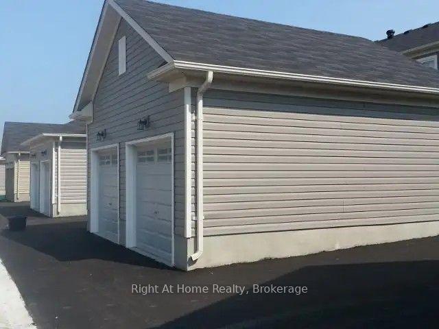 Photo 10 of 294 Brookhill Boulevard, Clarington, Bowmanville — HOMEH