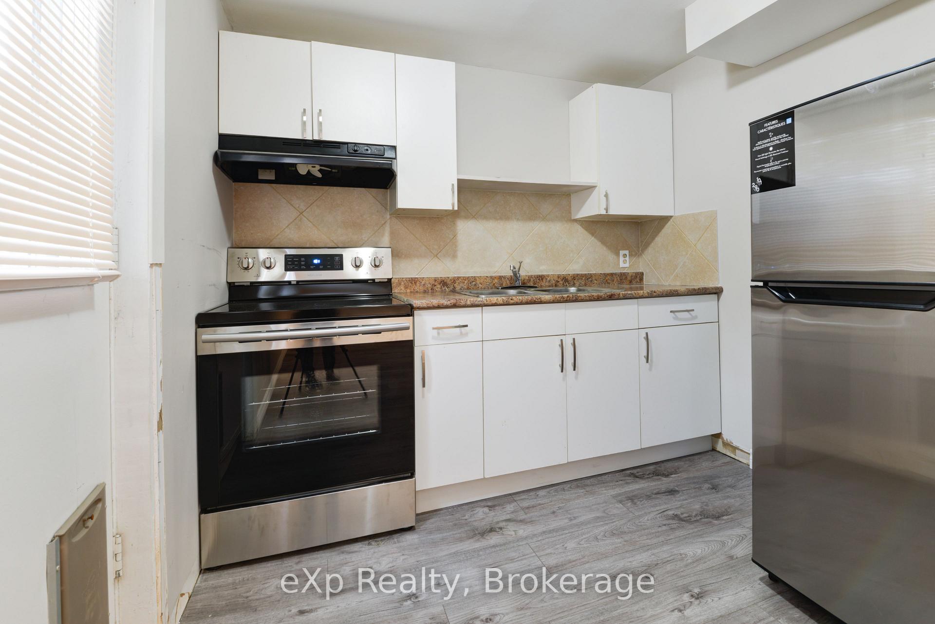 Photo 2 of Unit LOWER, 475 Admiral Drive, London, East I — HOMEH
