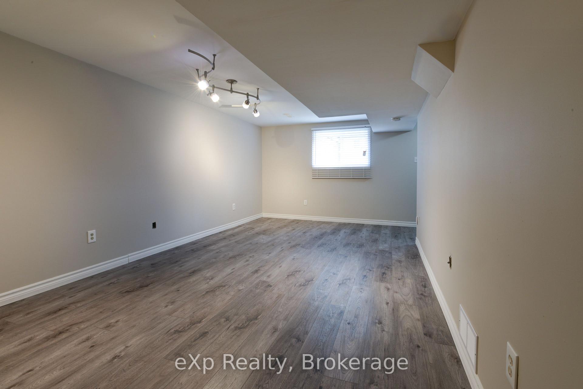 Photo 6 of Unit LOWER, 475 Admiral Drive, London, East I — HOMEH