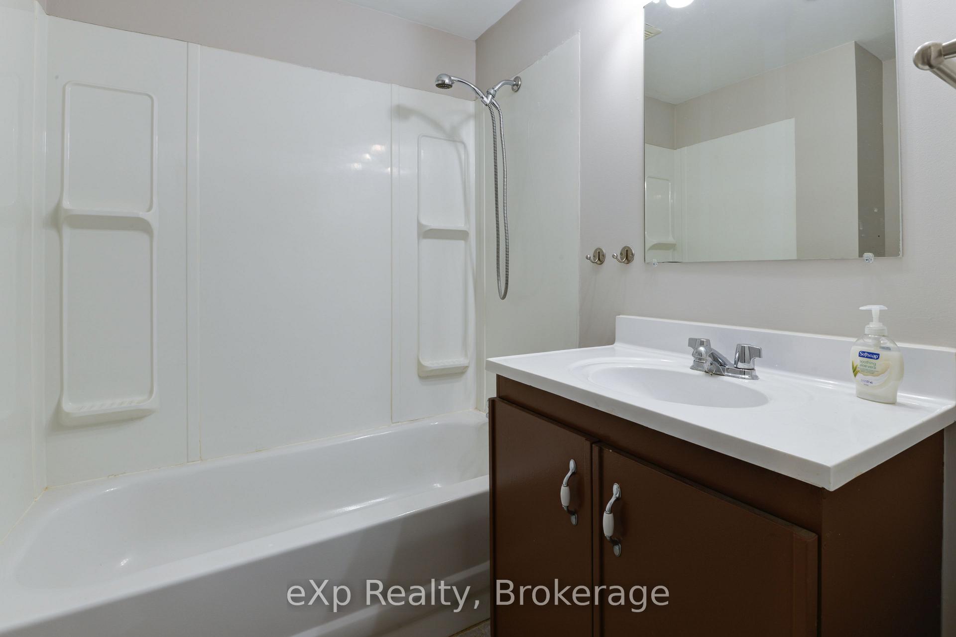 Photo 8 of Unit LOWER, 475 Admiral Drive, London, East I — HOMEH