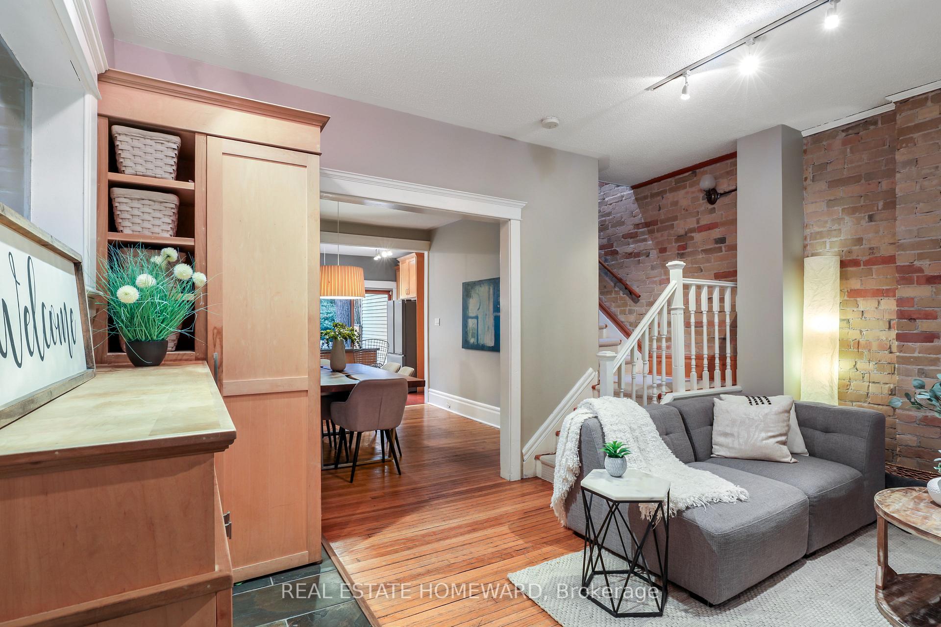 Photo 4 of 207 Waverley Road, Toronto, The Beaches — HOMEH
