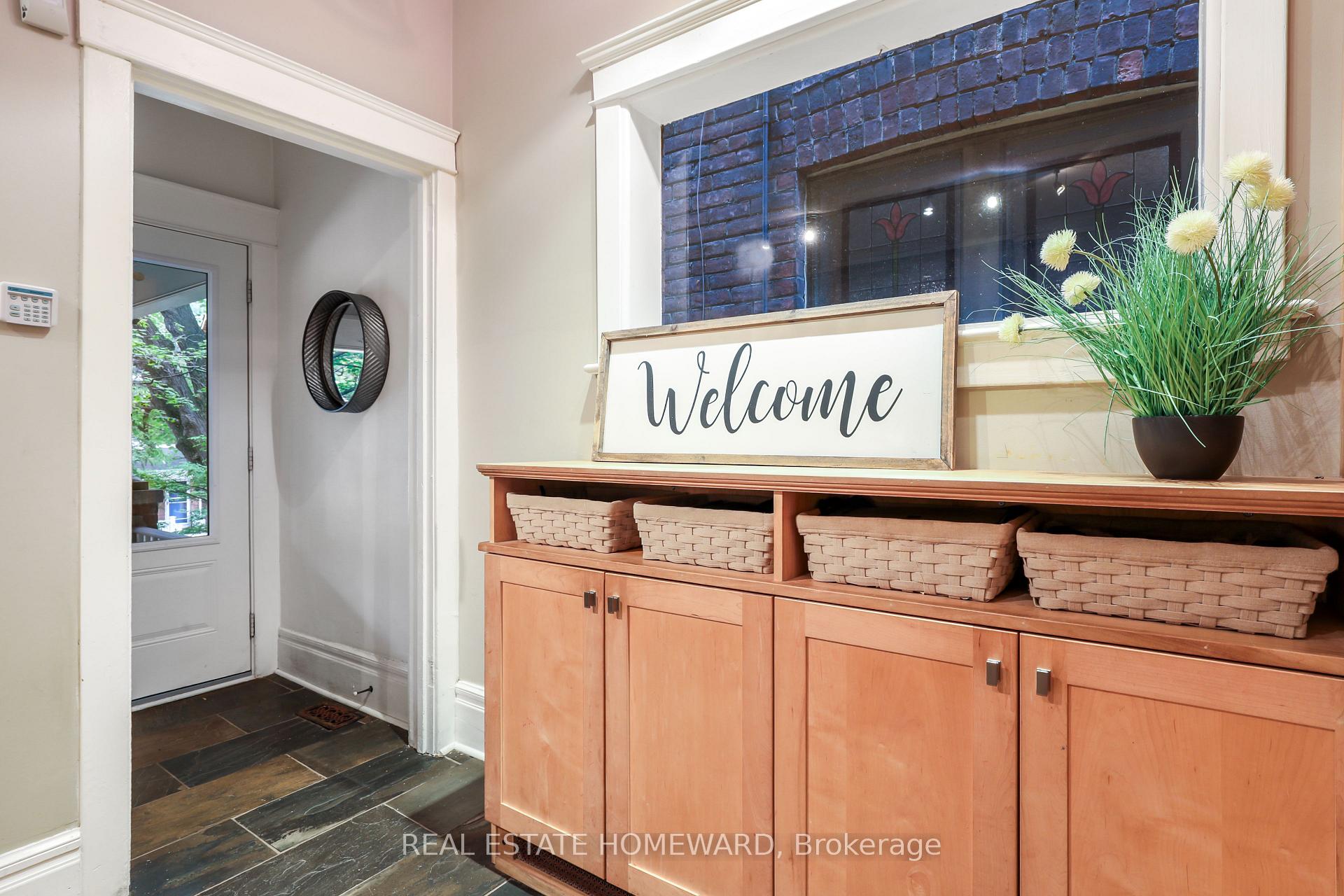 Photo 5 of 207 Waverley Road, Toronto, The Beaches — HOMEH