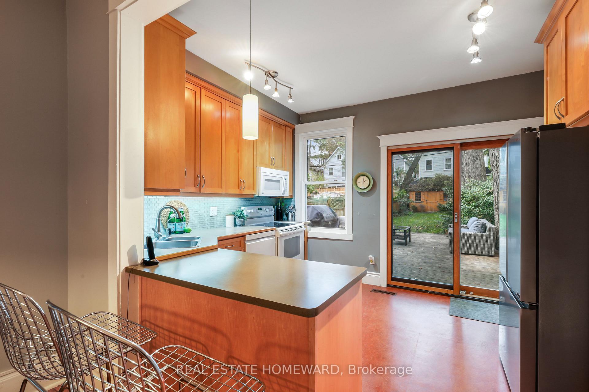 Photo 14 of 207 Waverley Road, Toronto, The Beaches — HOMEH