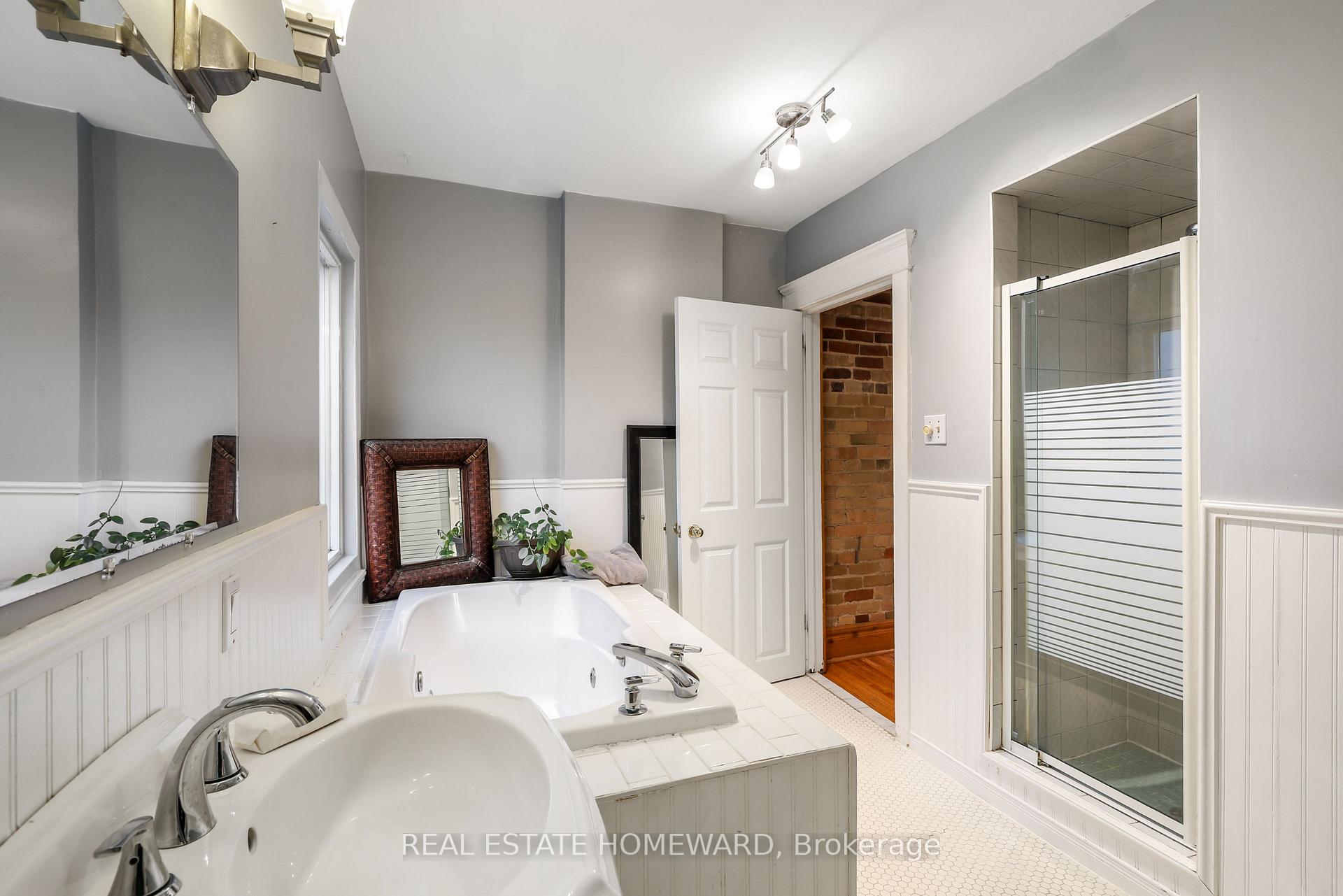 Photo 28 of 207 Waverley Road, Toronto, The Beaches — HOMEH
