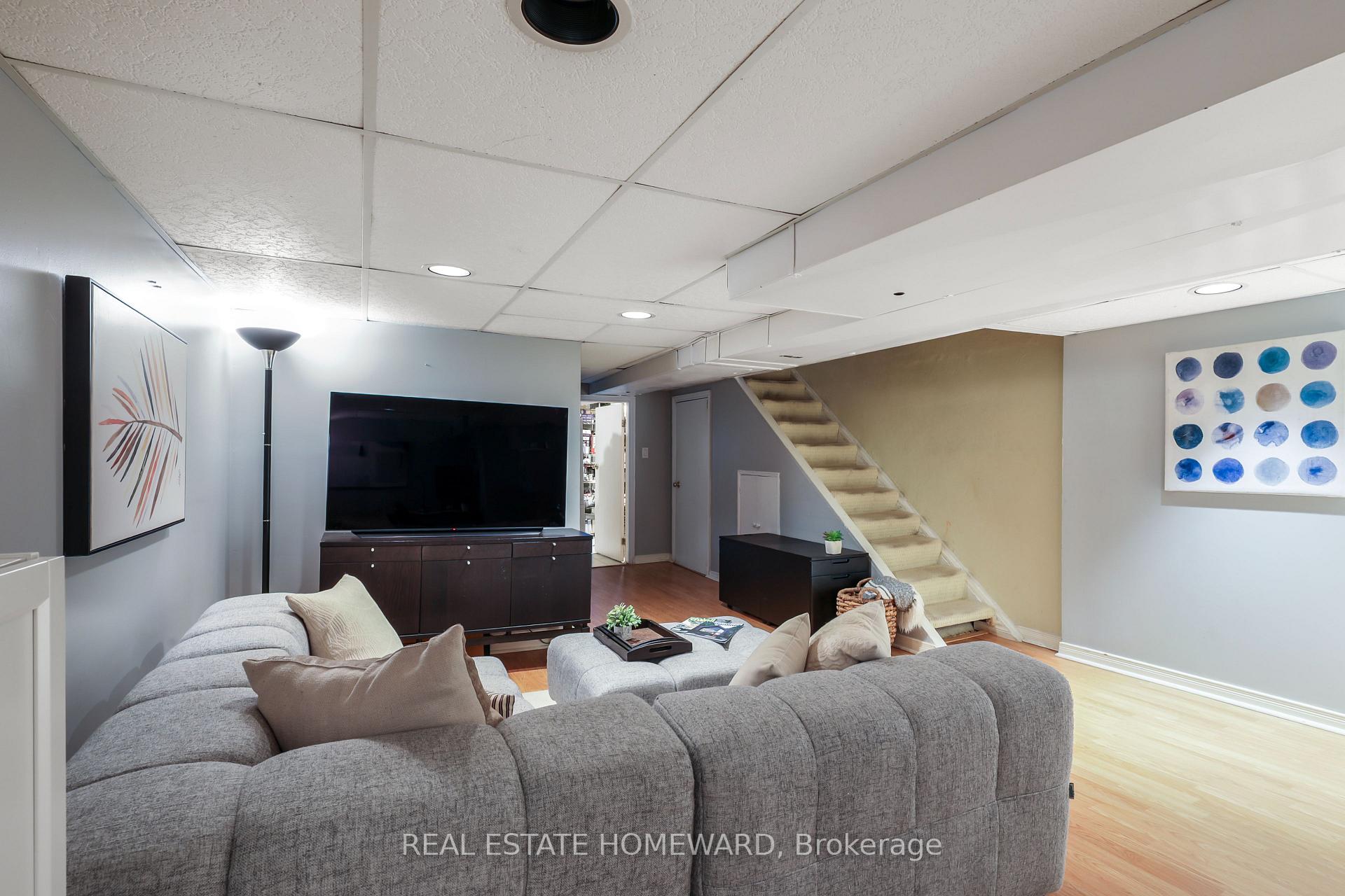 Photo 31 of 207 Waverley Road, Toronto, The Beaches — HOMEH
