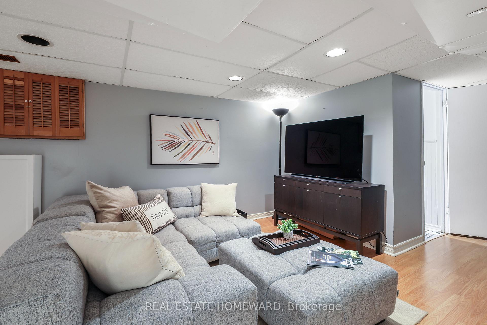 Photo 32 of 207 Waverley Road, Toronto, The Beaches — HOMEH