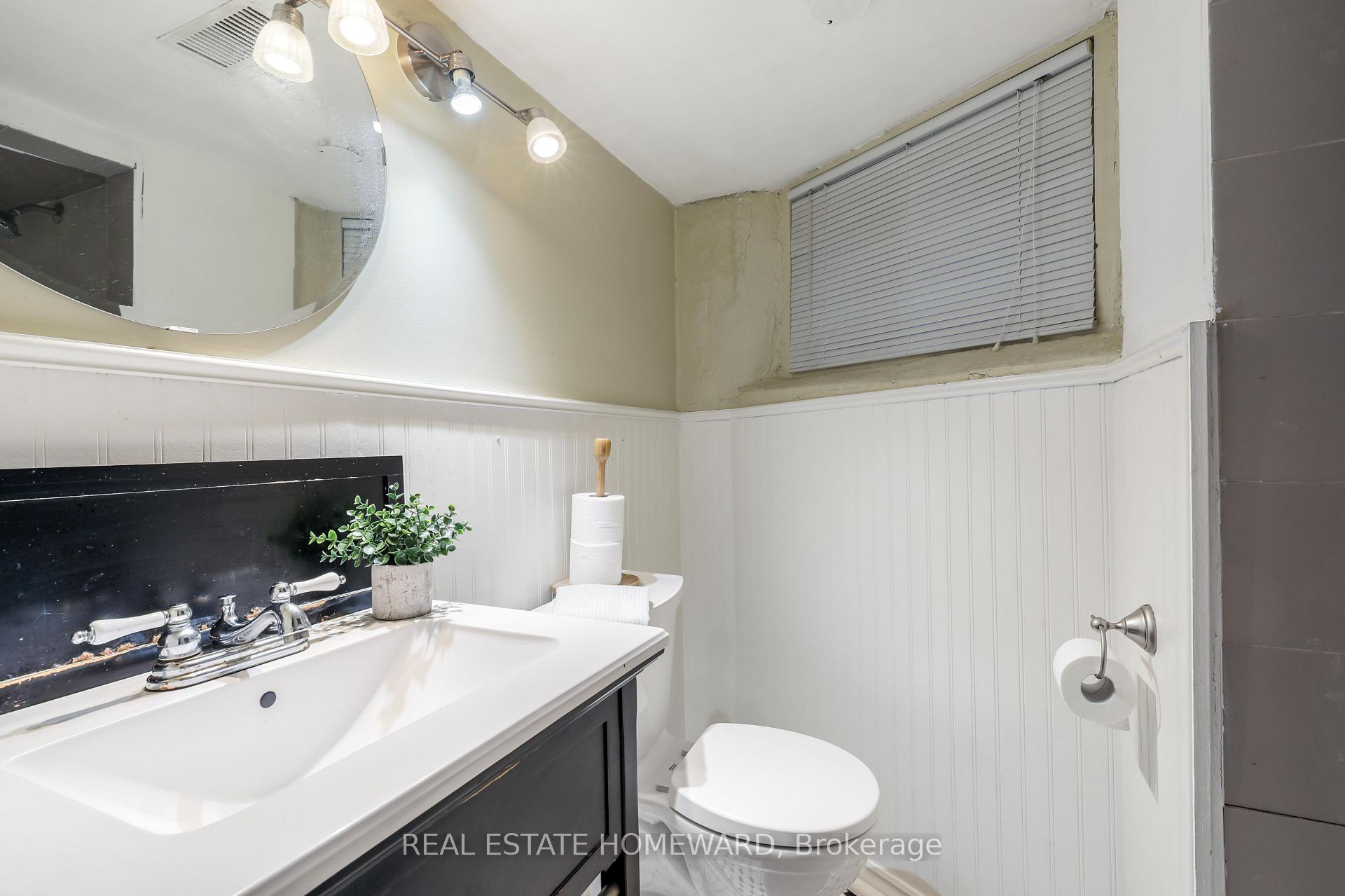 Photo 33 of 207 Waverley Road, Toronto, The Beaches — HOMEH