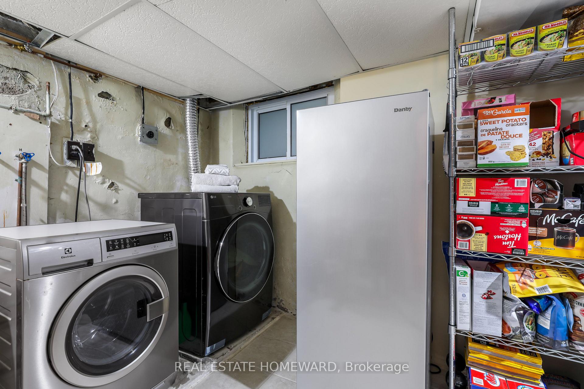 Photo 35 of 207 Waverley Road, Toronto, The Beaches — HOMEH