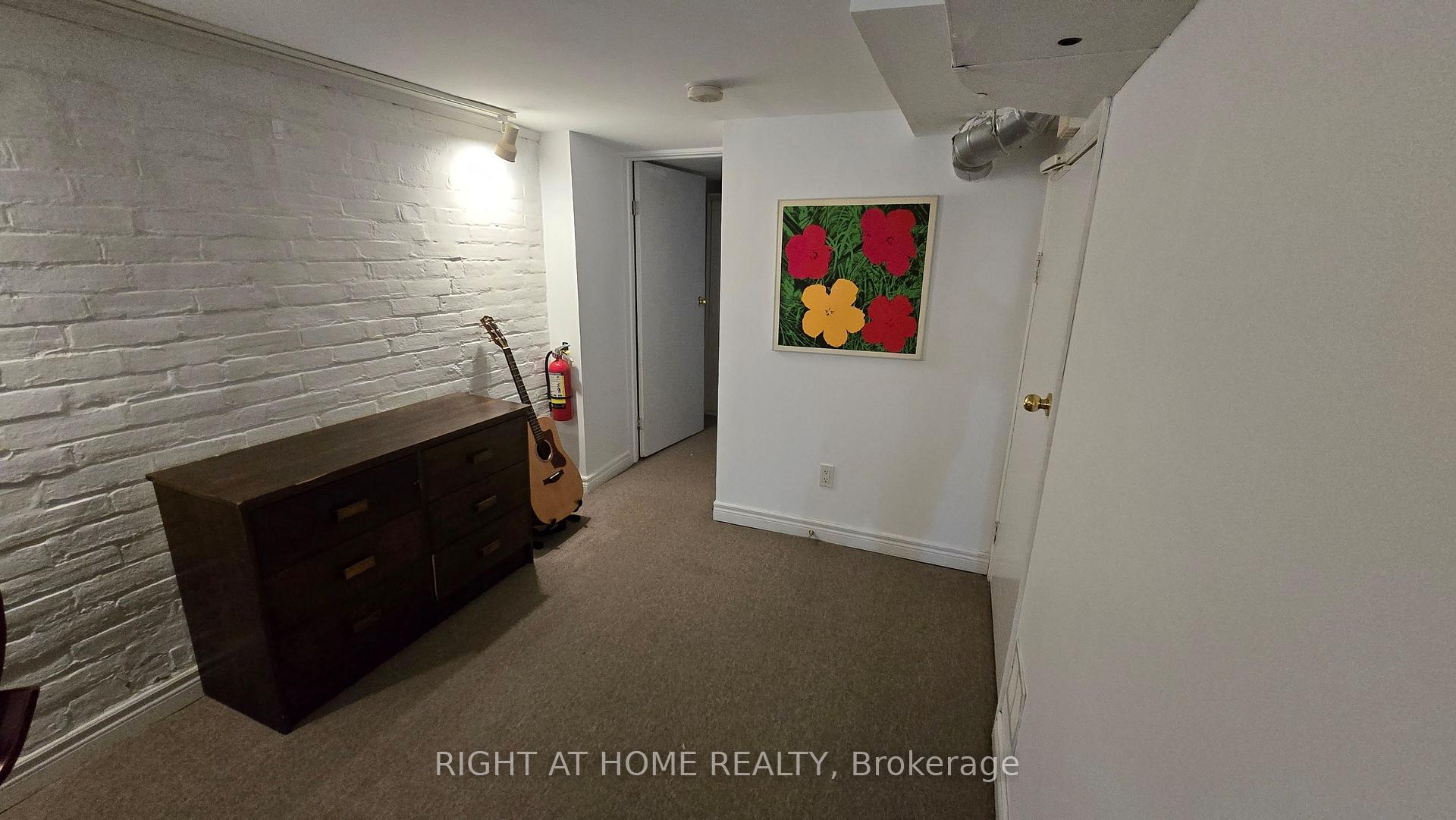Photo 2 of 261 Grace Street, Toronto, Palmerston-Little Italy — HOMEH
