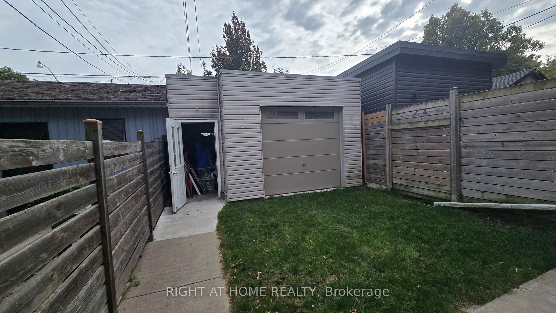 Photo 12 of 261 Grace Street, Toronto, Palmerston-Little Italy — HOMEH