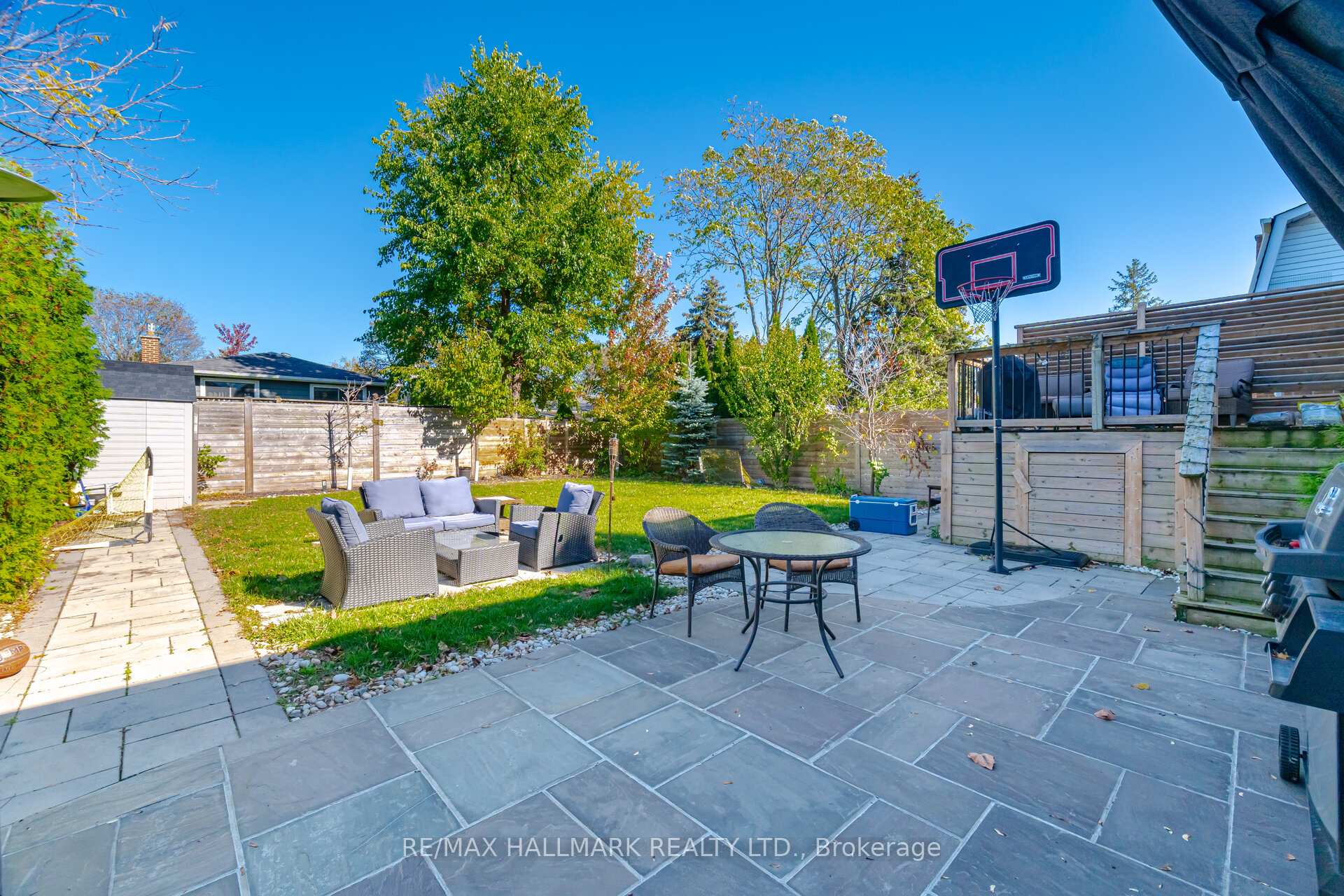 Photo 3 of 407 Bronte Road, Oakville, West — HOMEH