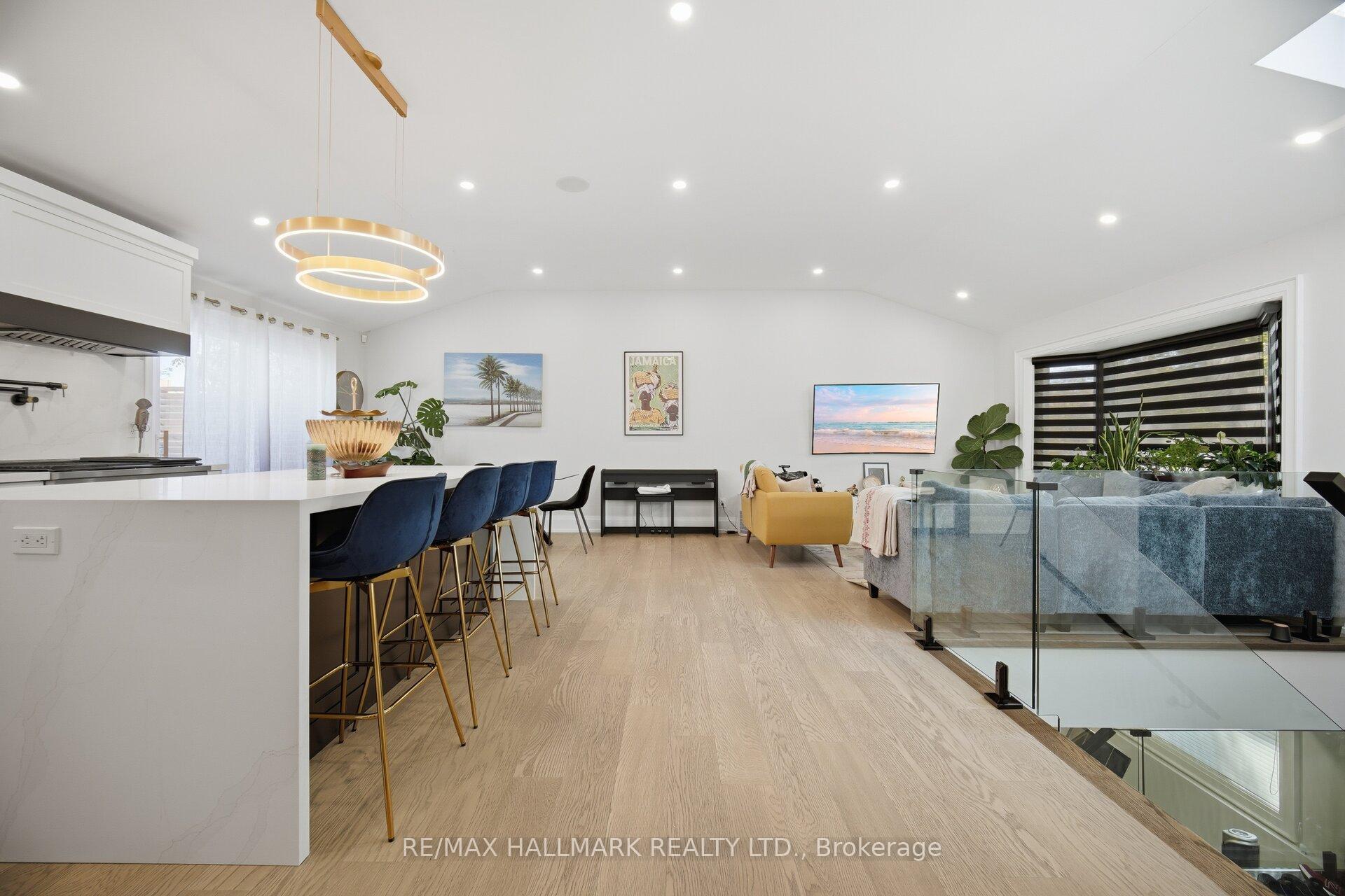 Photo 5 of 407 Bronte Road, Oakville, West — HOMEH
