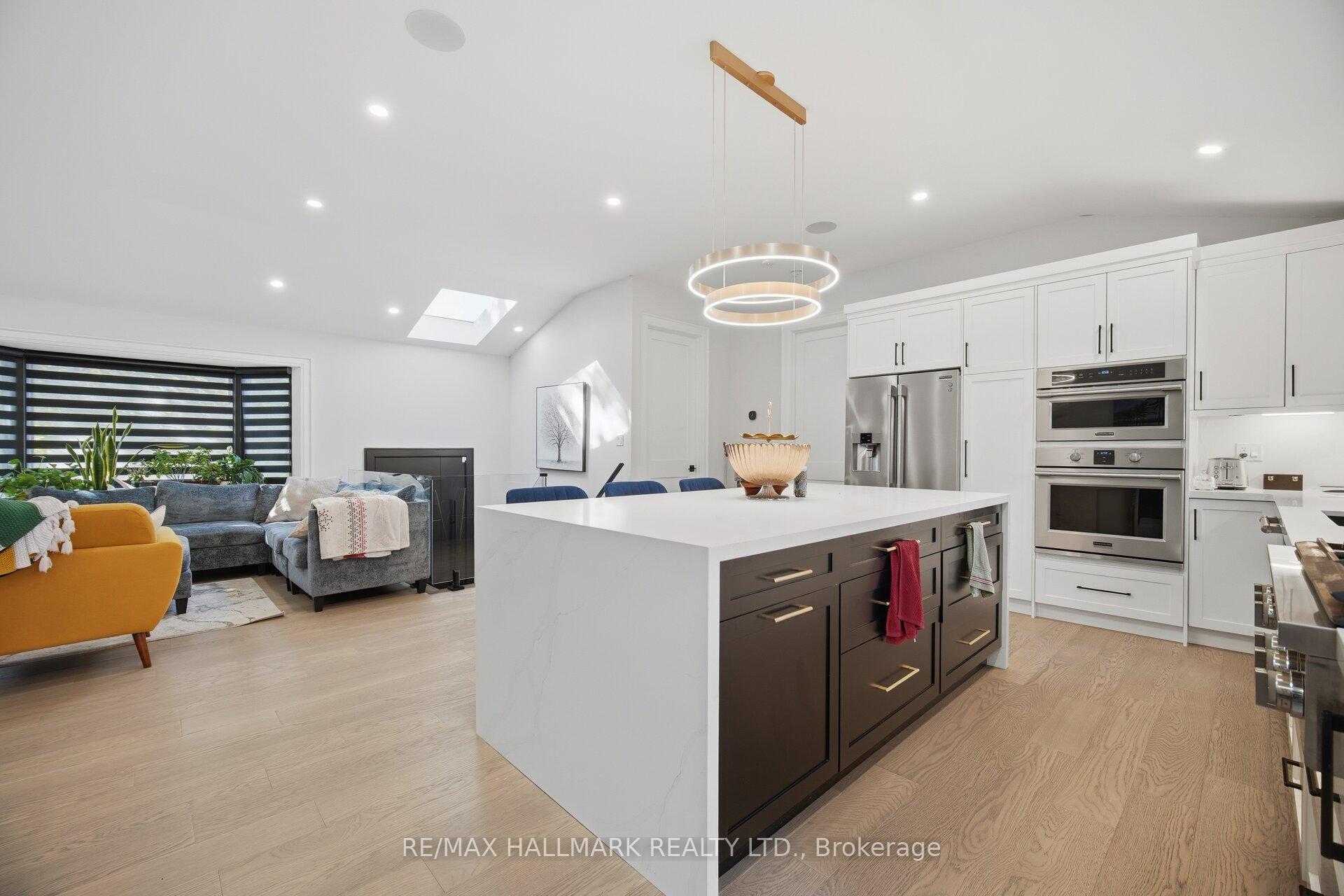 Photo 9 of 407 Bronte Road, Oakville, West — HOMEH