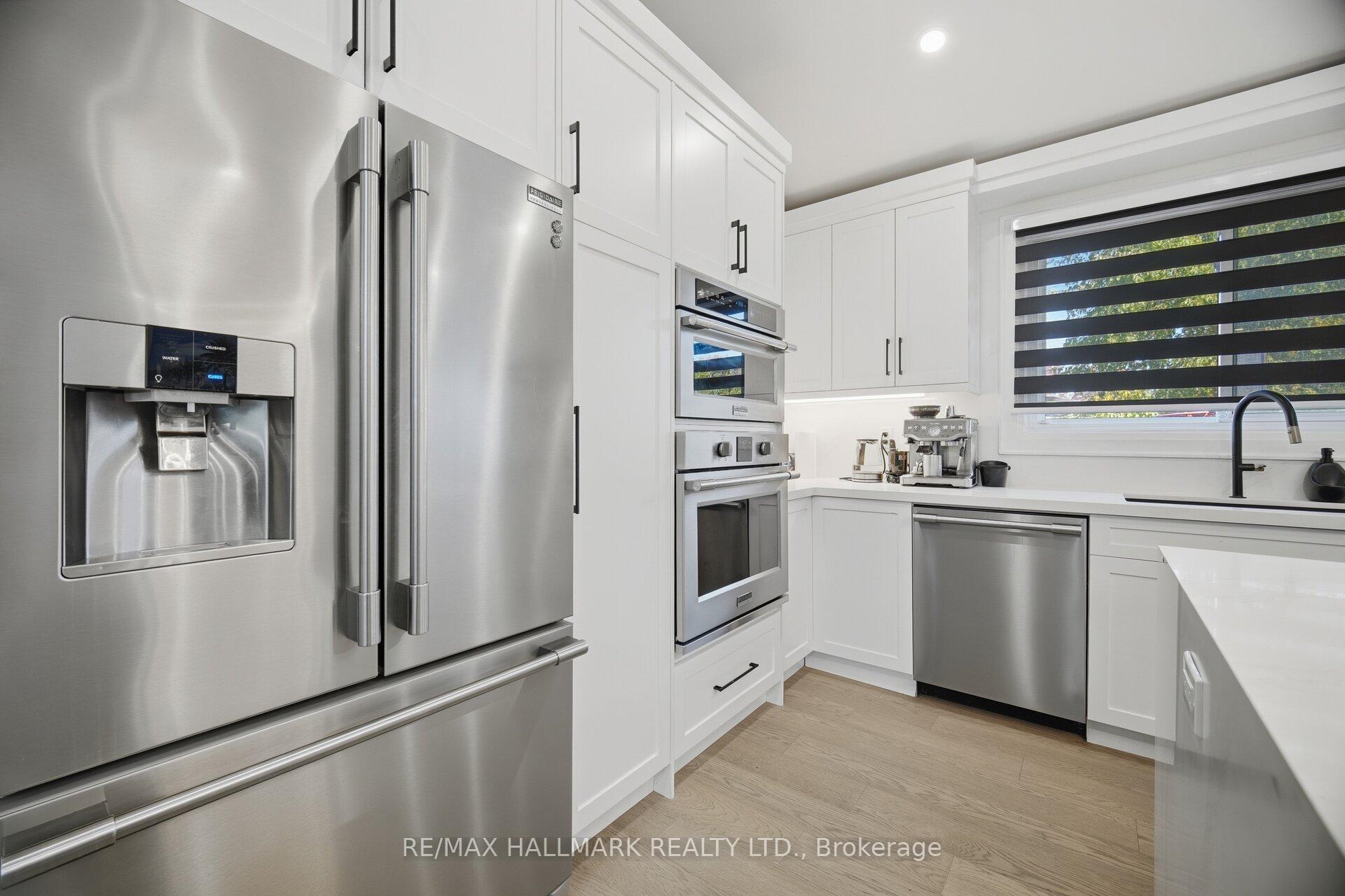 Photo 11 of 407 Bronte Road, Oakville, West — HOMEH